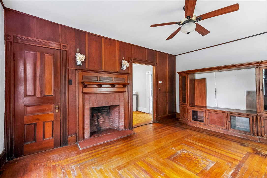 733 Pleasant Street