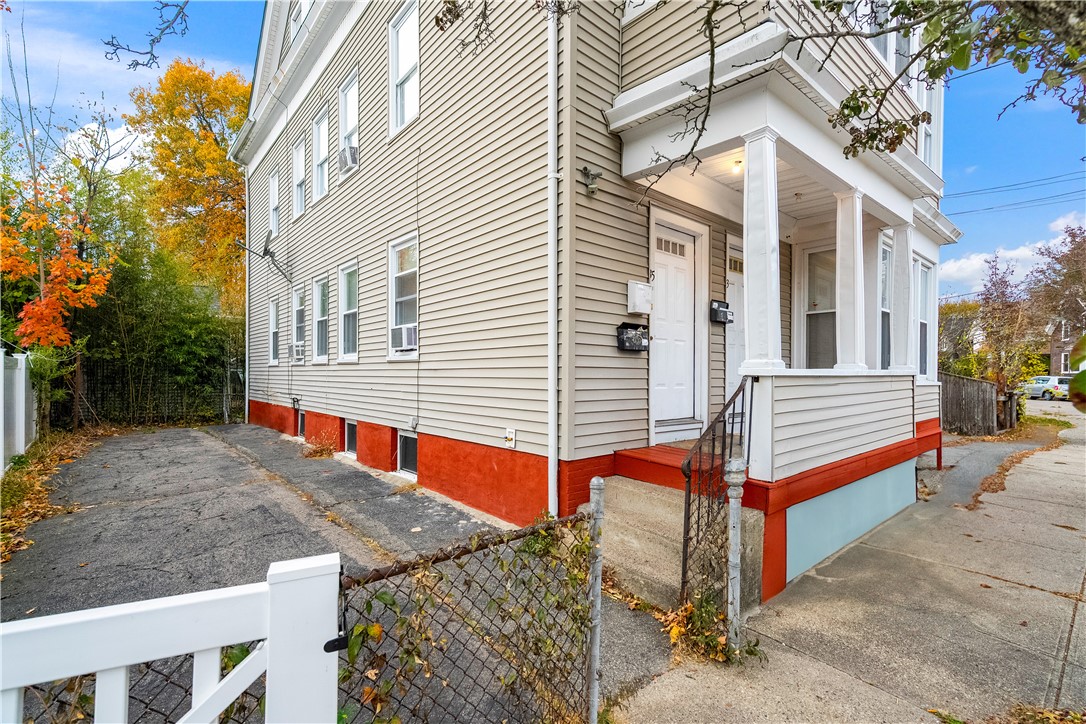 33 White Street