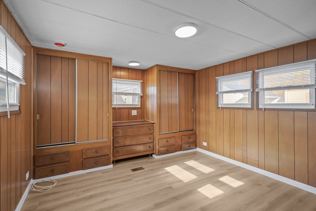 53 Liberty Dr, Attleboro