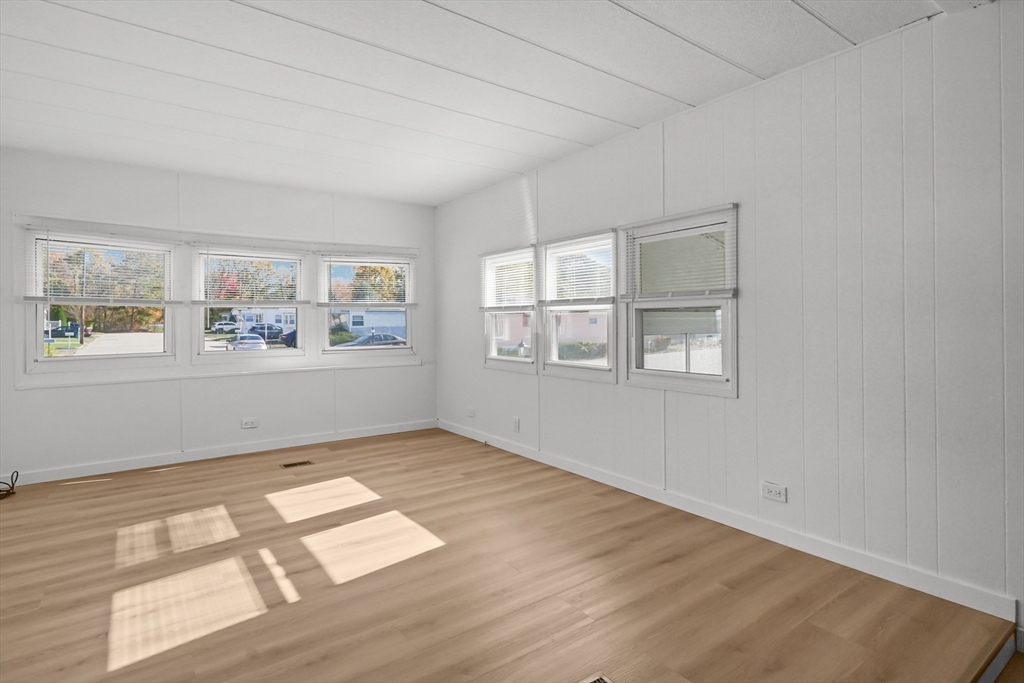 53 Liberty Dr, Attleboro