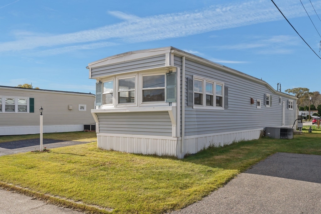 53 Liberty Dr, Attleboro