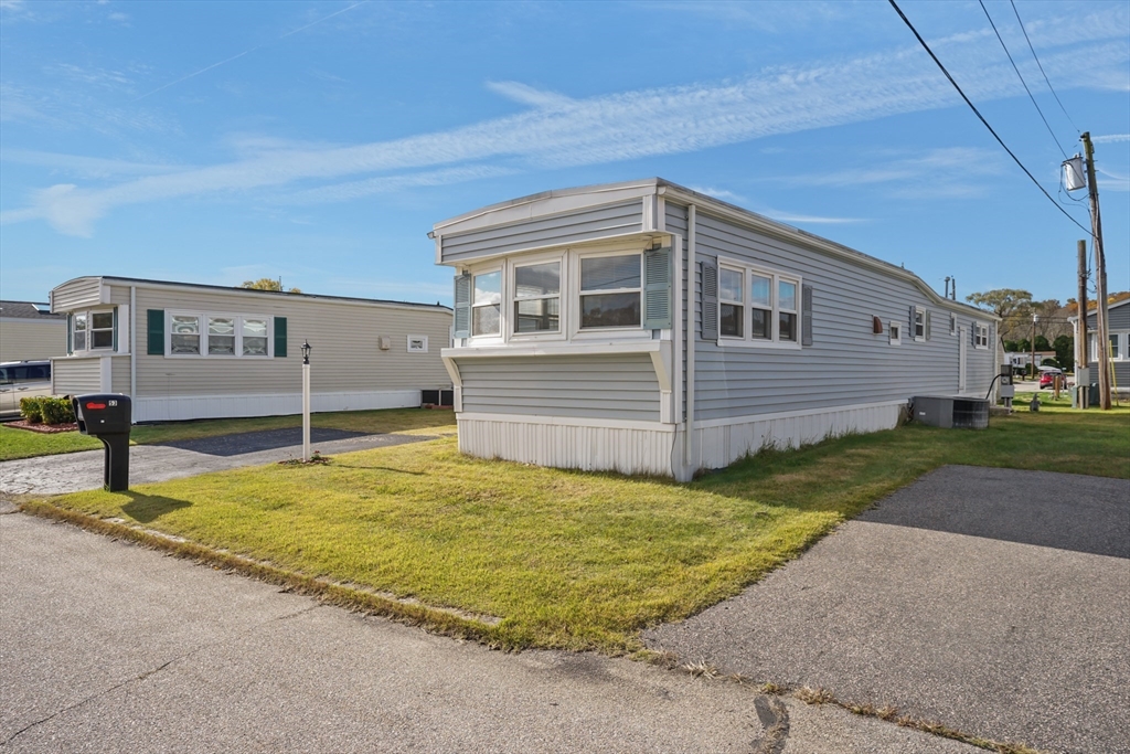 53 Liberty Dr, Attleboro