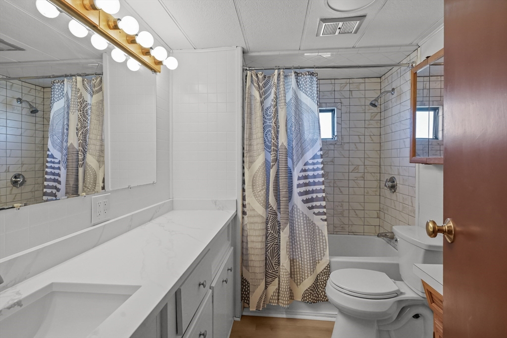 53 Liberty Dr, Attleboro