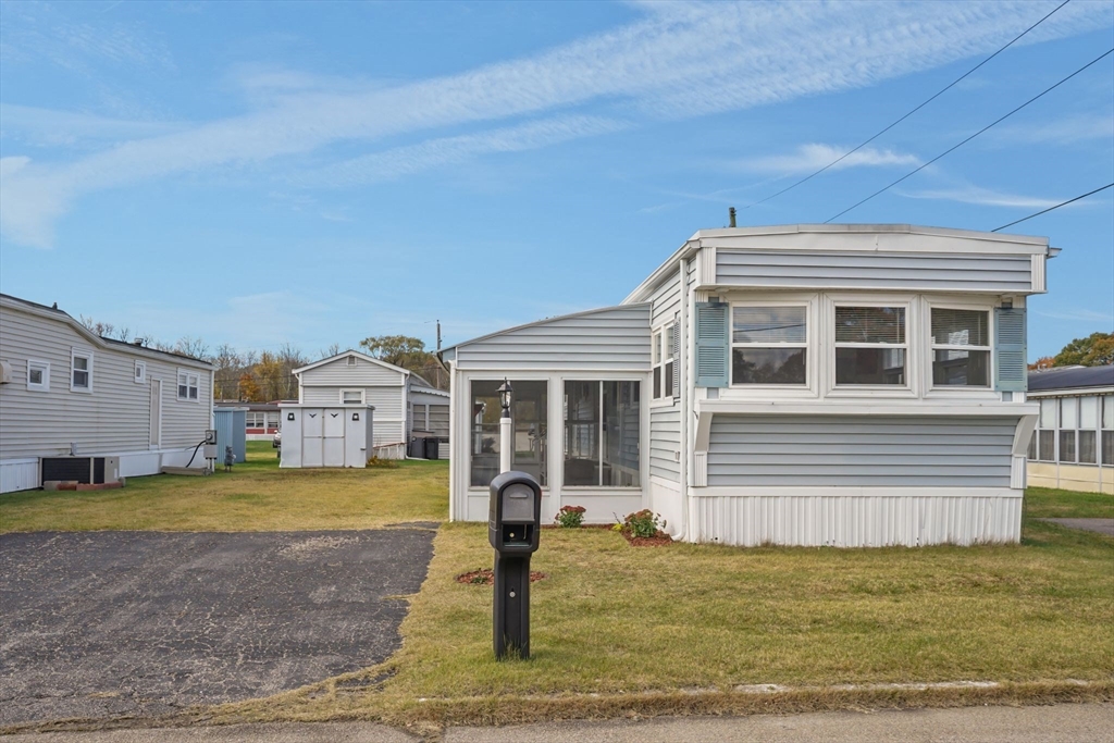 53 Liberty Dr, Attleboro