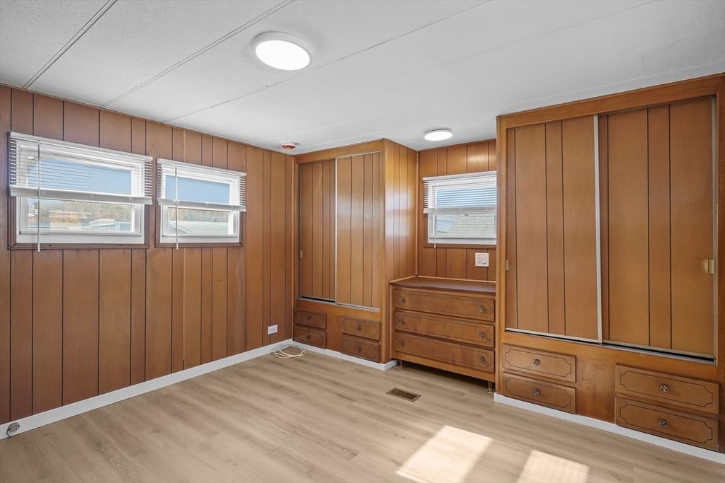 53 Liberty Dr, Attleboro