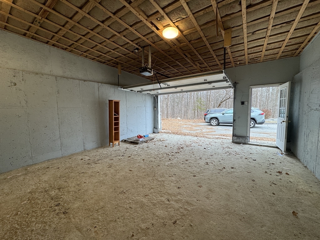 83 Chatanika Unit: Garage