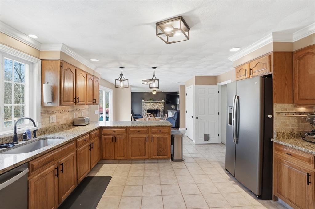 71 Rolling Hill Dr