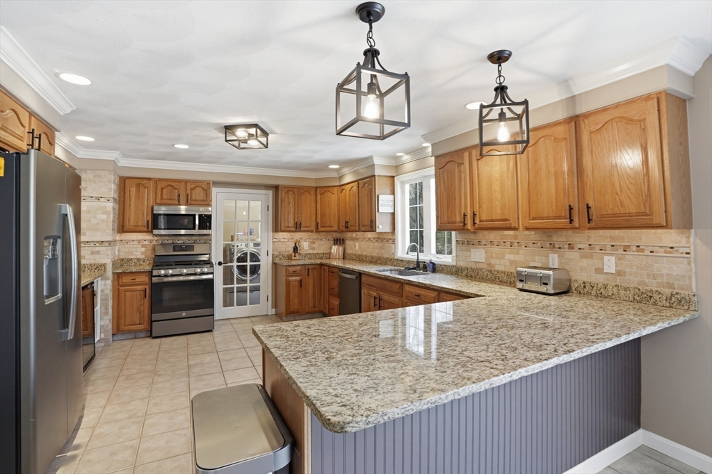 71 Rolling Hill Dr