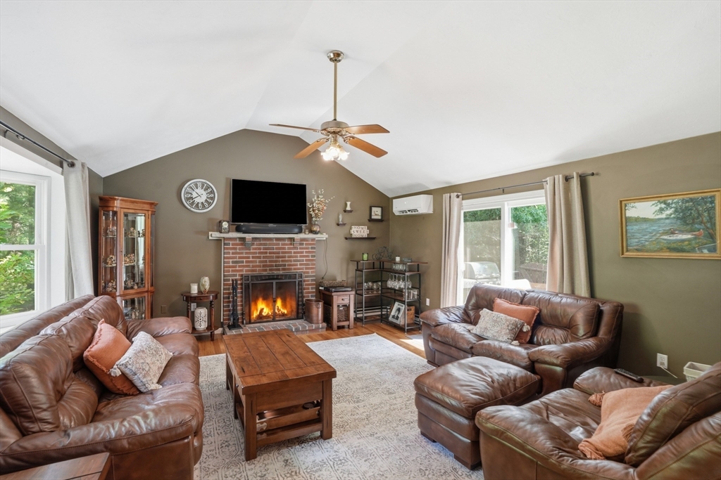 61 Stoney Weir Rd