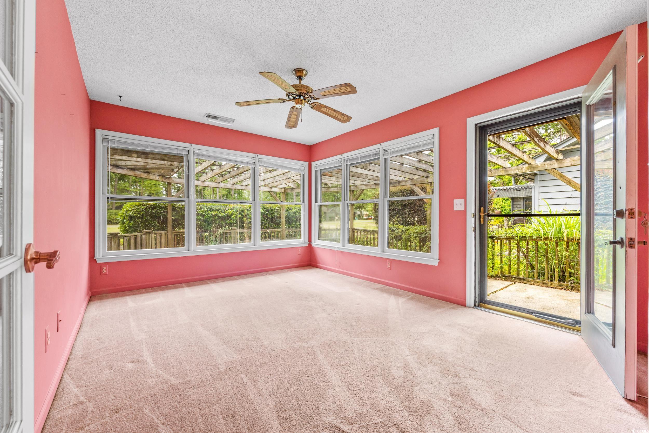 110 Boxwood Ln.