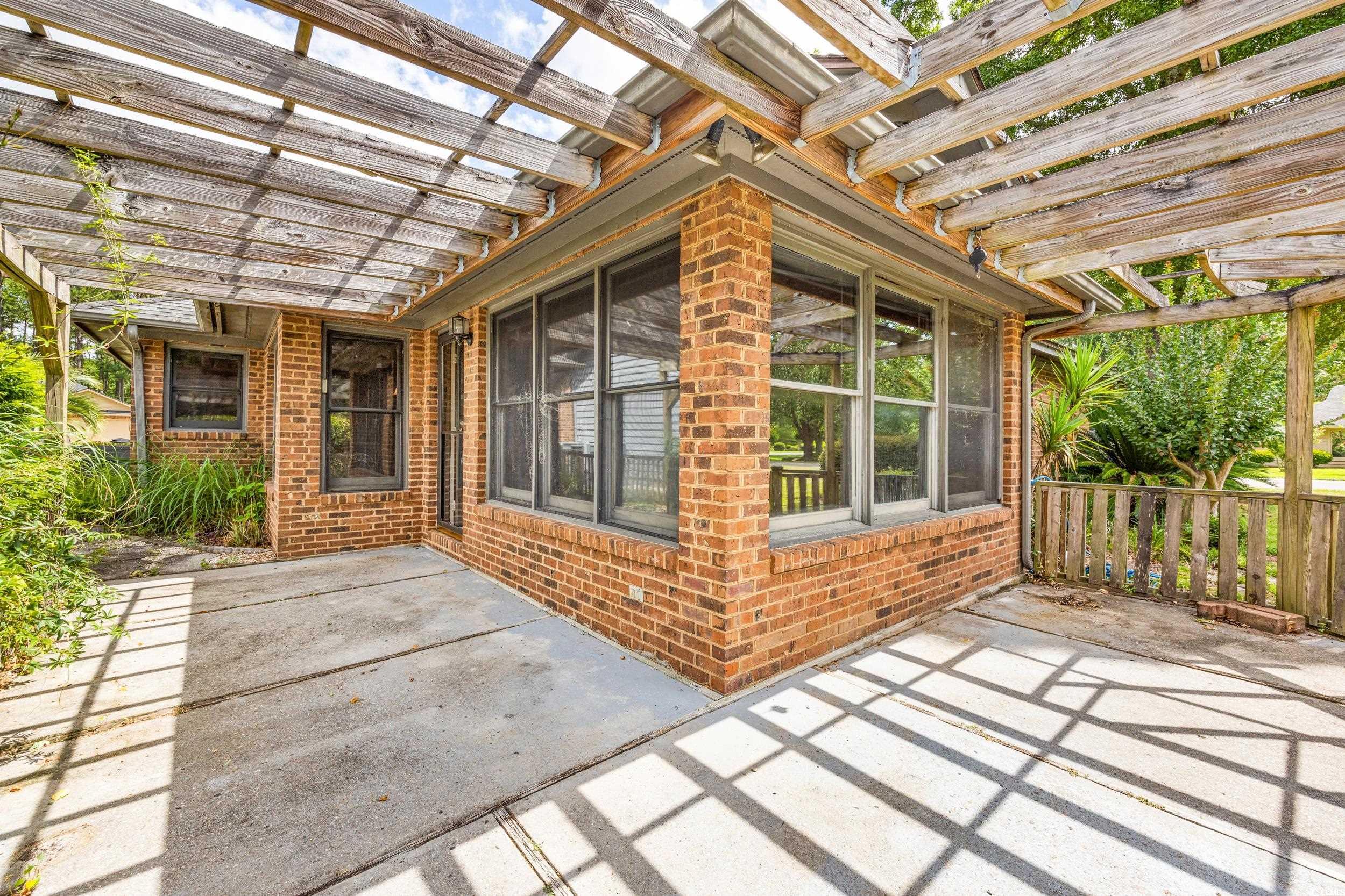 110 Boxwood Ln.