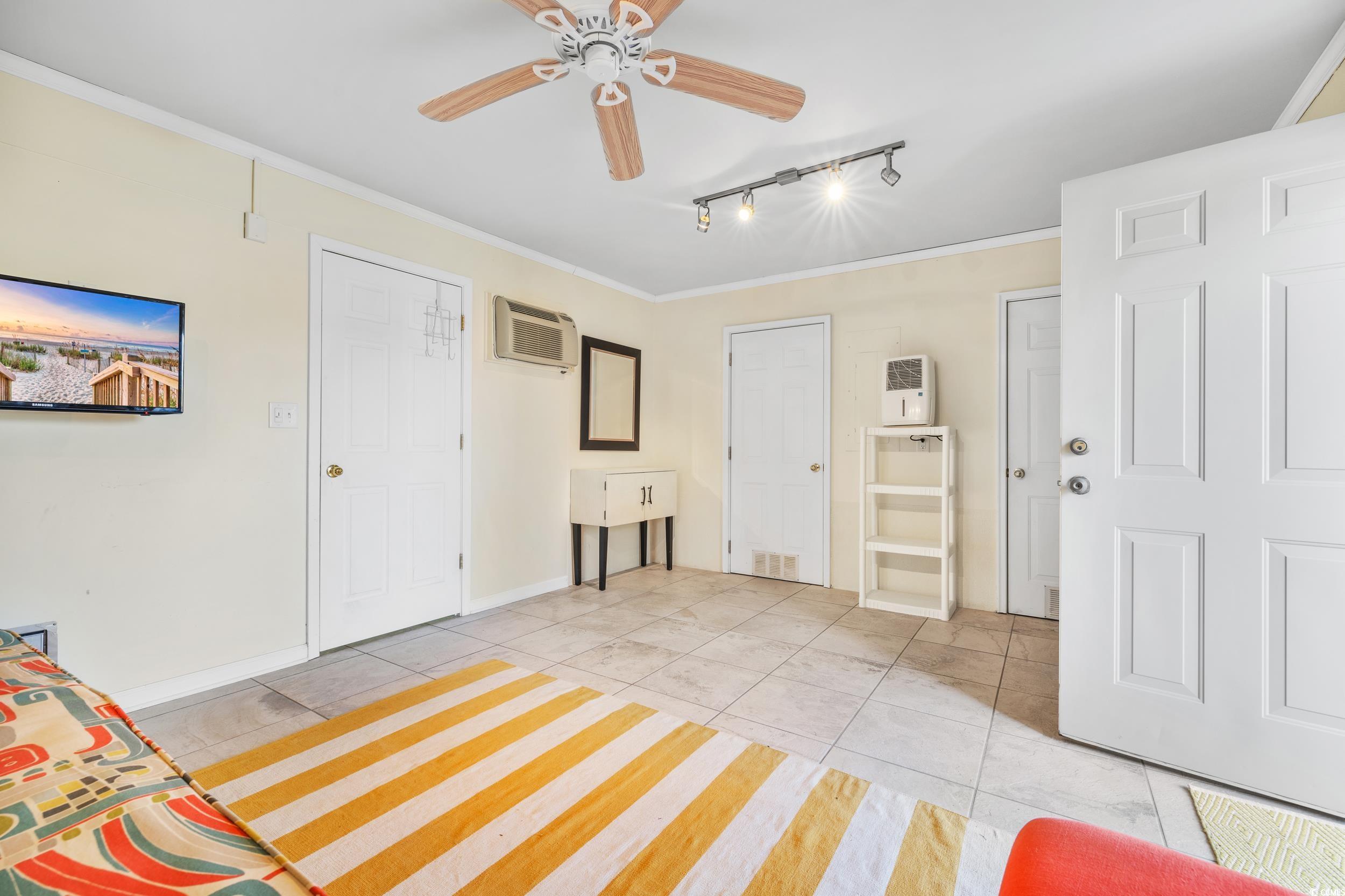 601 N Hillside Dr. Unit: 403