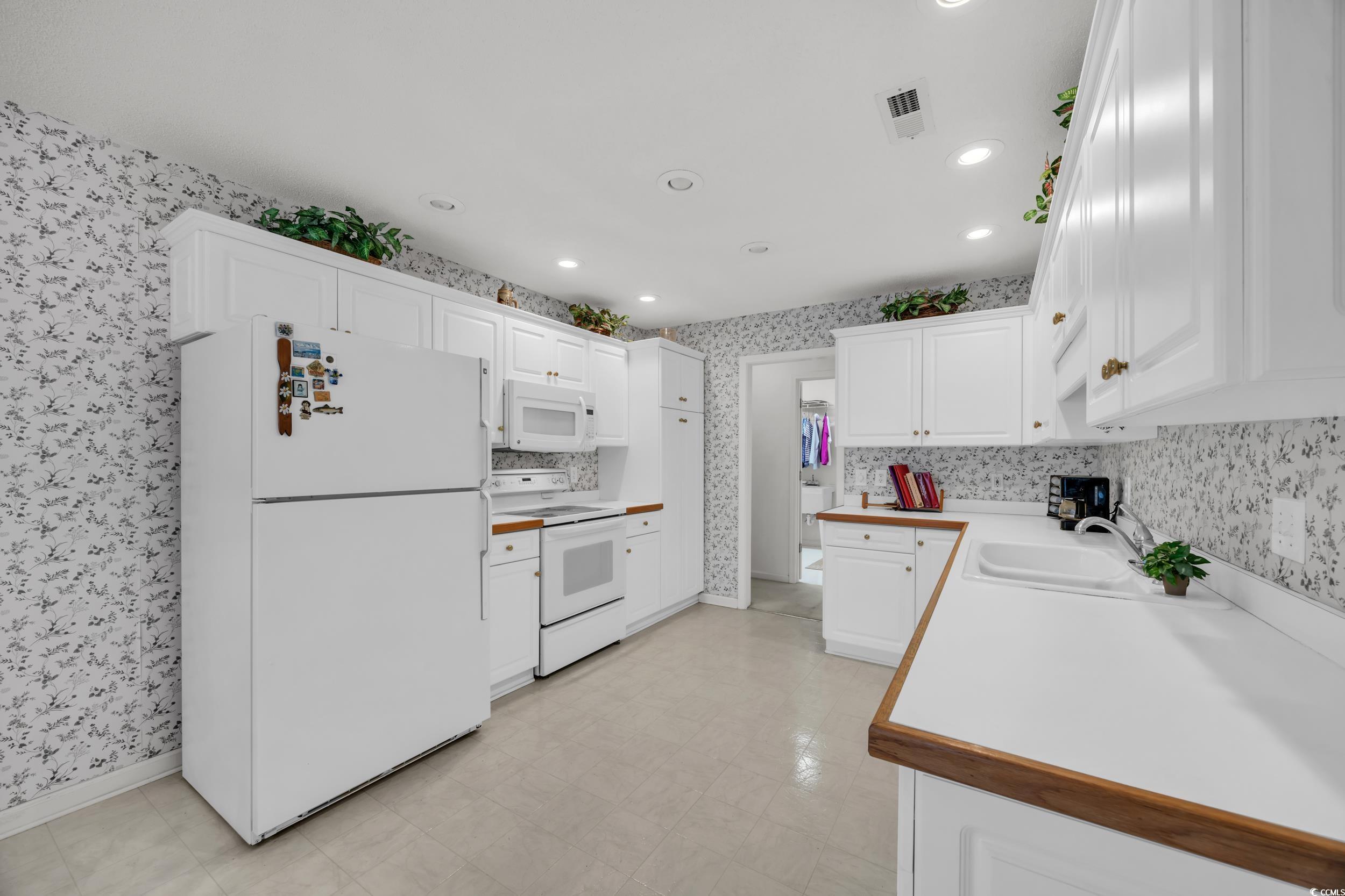 1107 Swan Lake Dr.