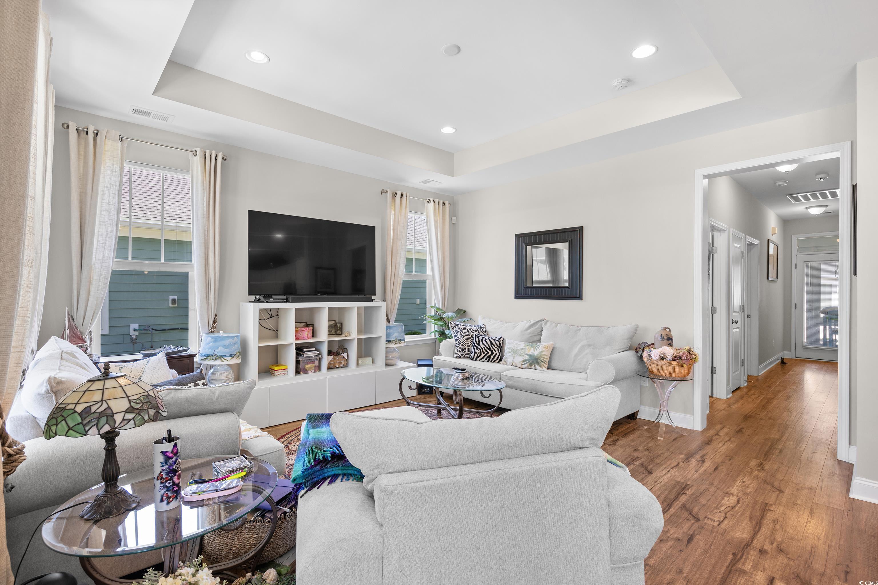 1048 Longwood Bluffs Circle