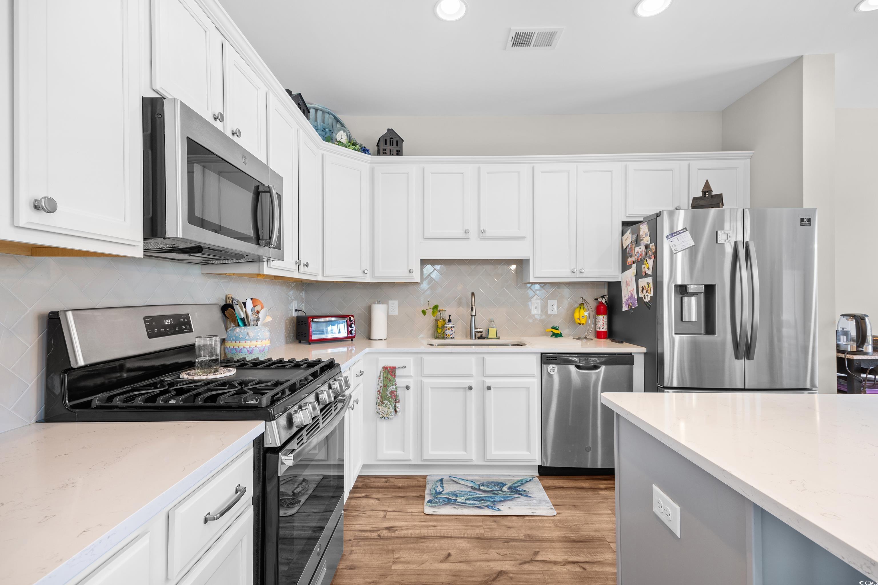 1048 Longwood Bluffs Circle