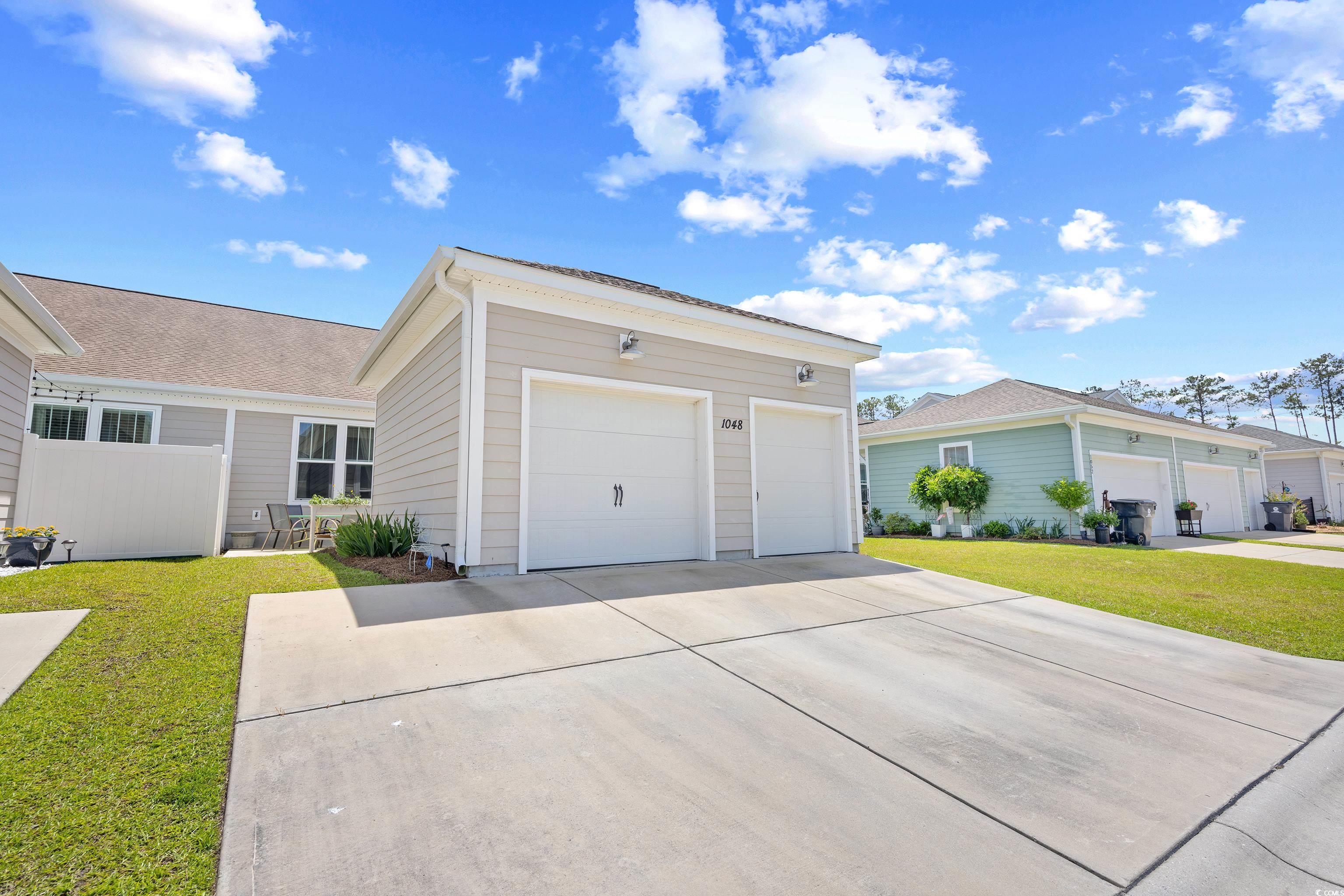 1048 Longwood Bluffs Circle