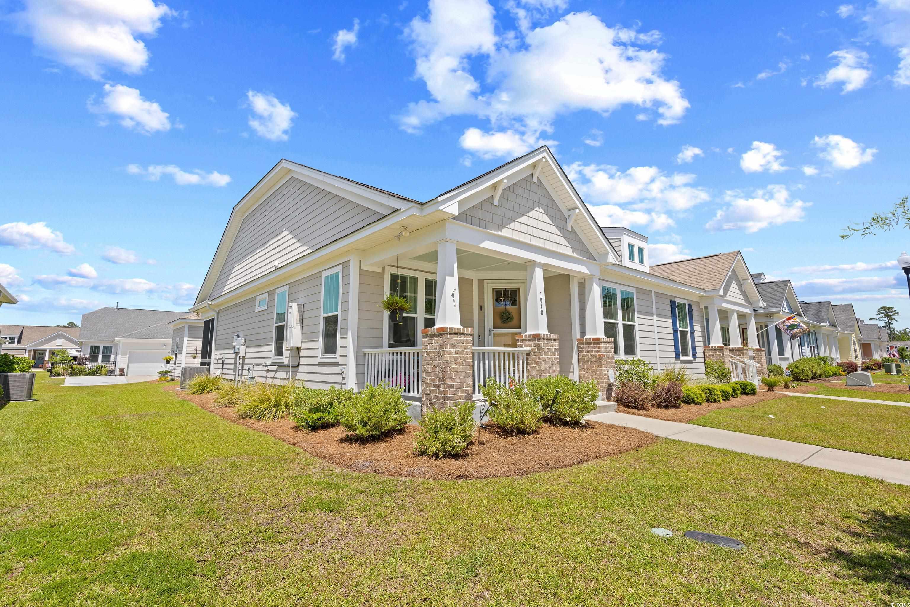 1048 Longwood Bluffs Circle