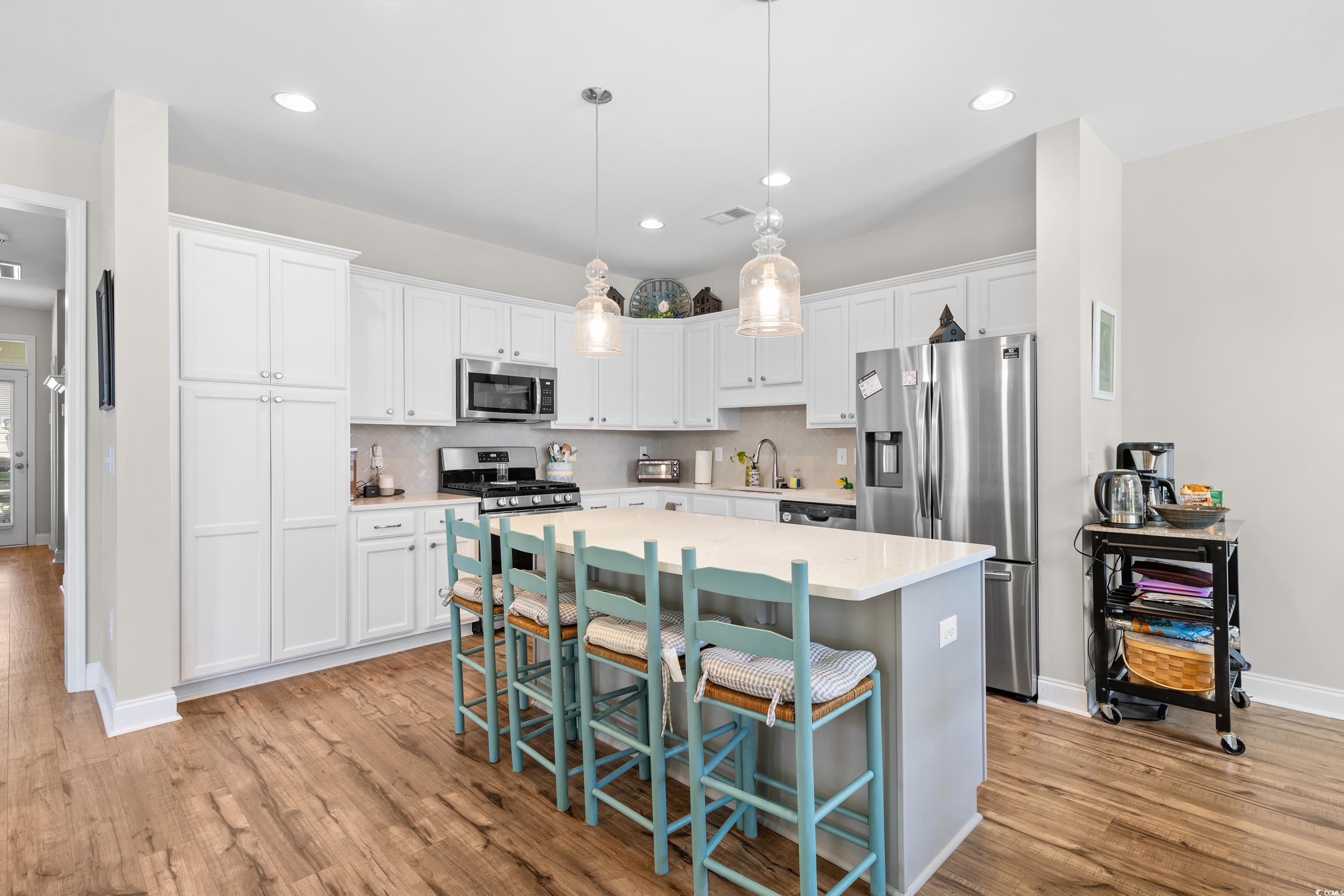 1048 Longwood Bluffs Circle