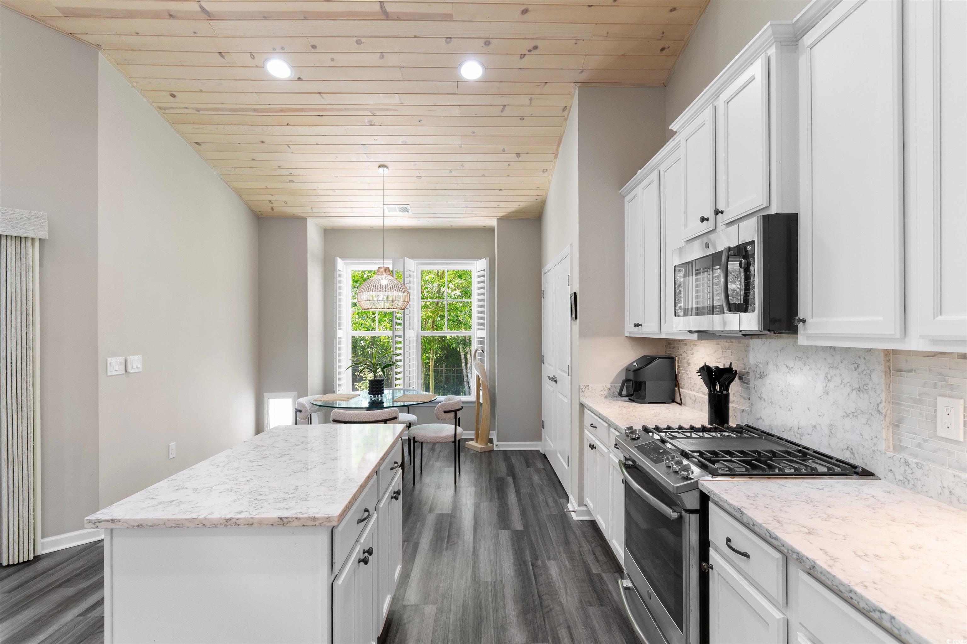 3647 Diamond Stars Way