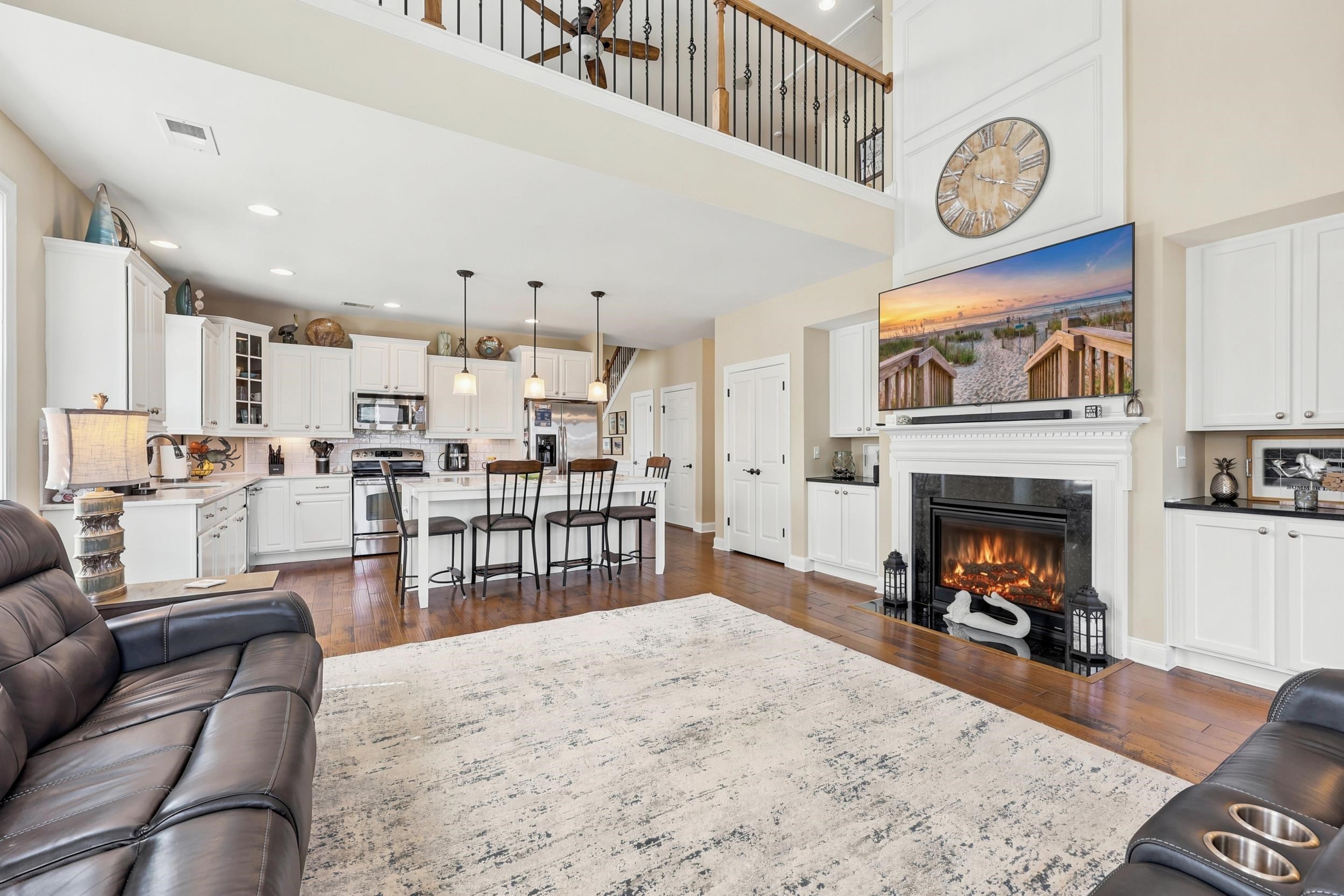1601 East Island Dr.