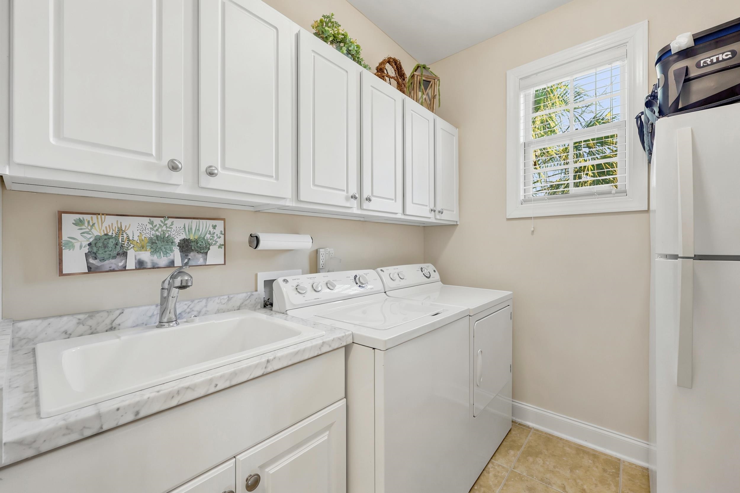 1601 East Island Dr.