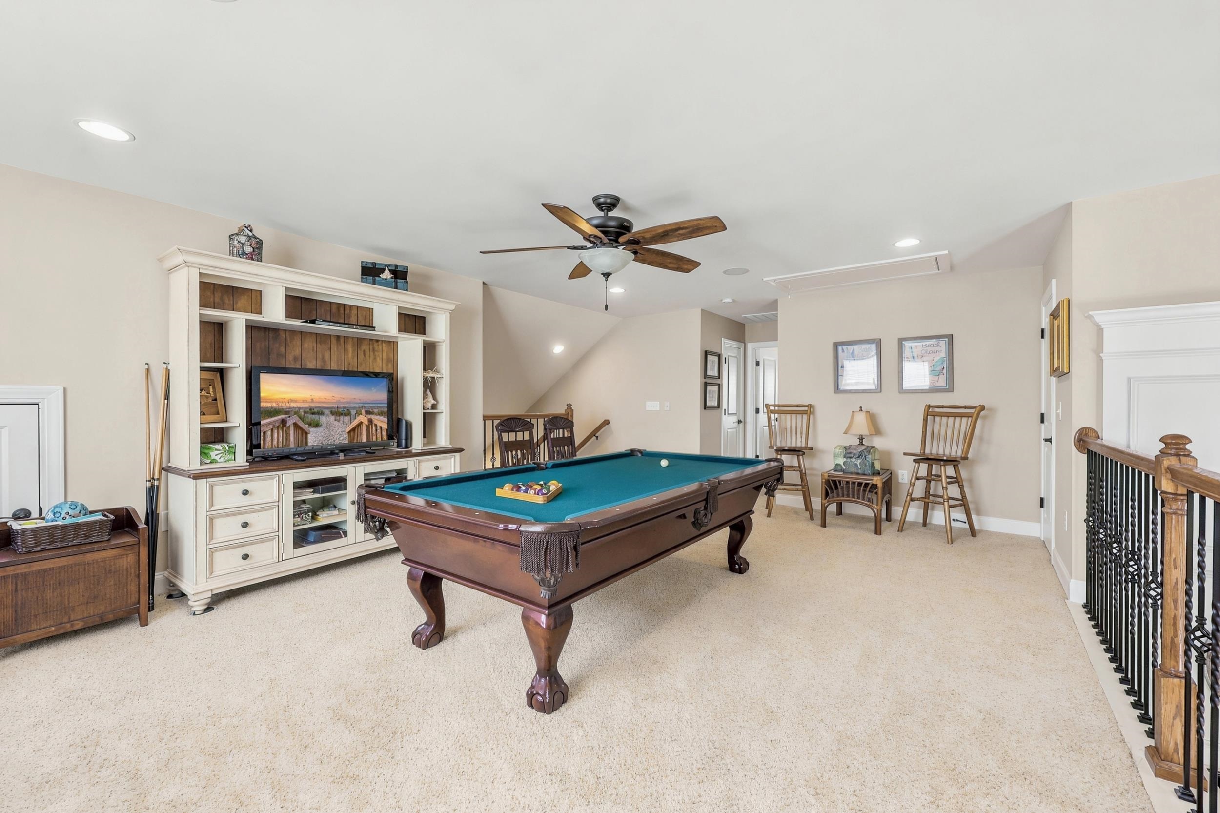 1601 East Island Dr.