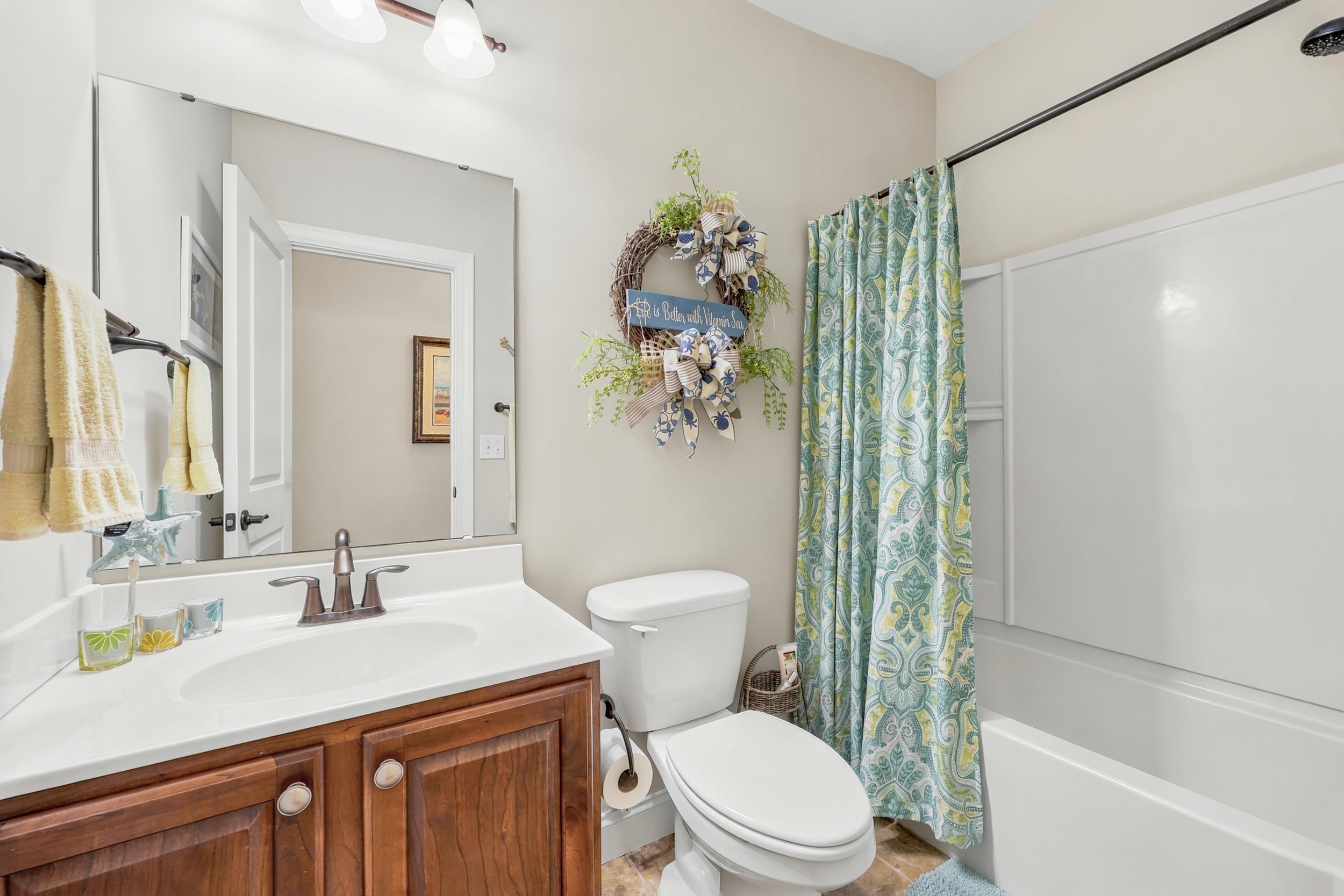 1601 East Island Dr.