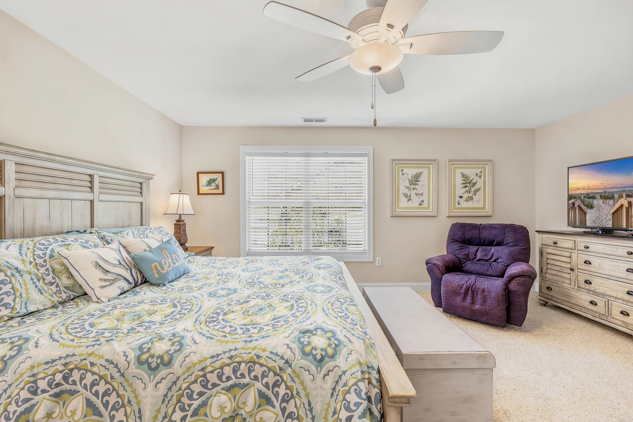 1601 East Island Dr.