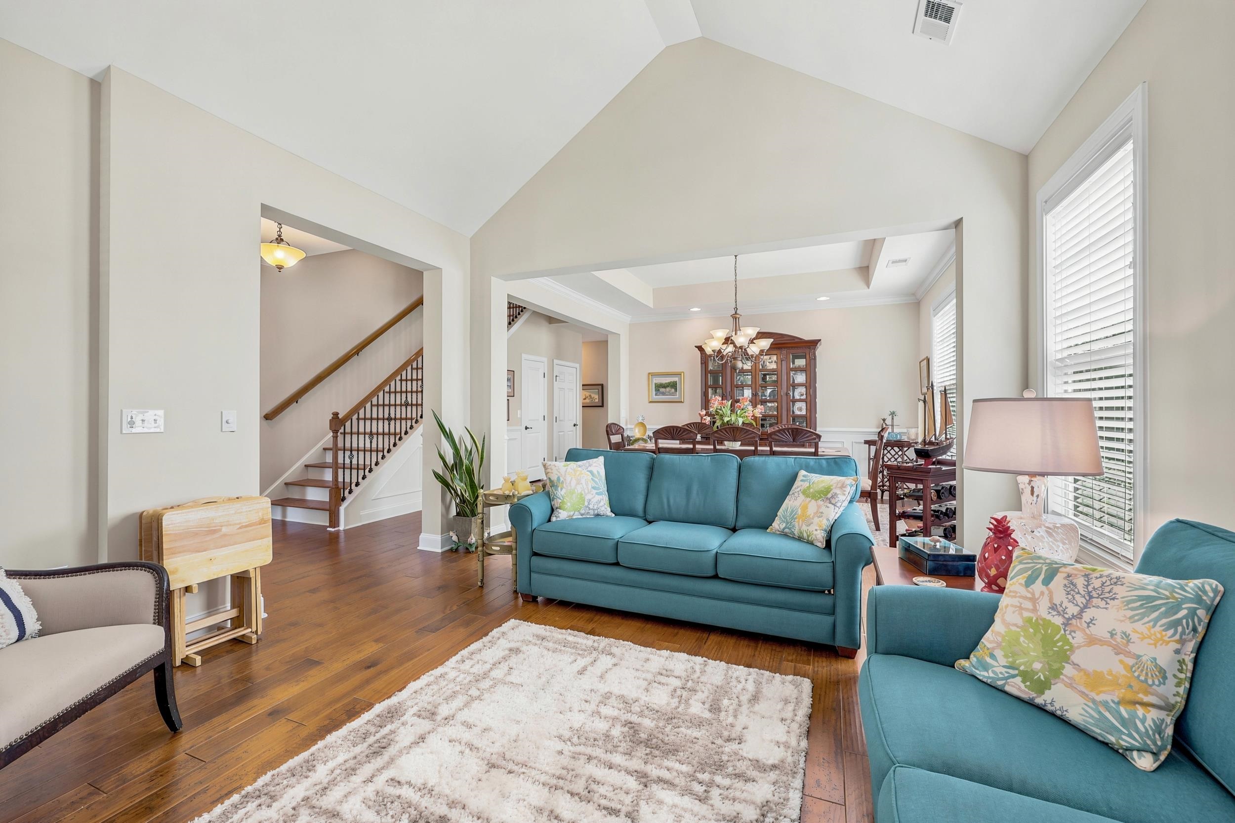 1601 East Island Dr.