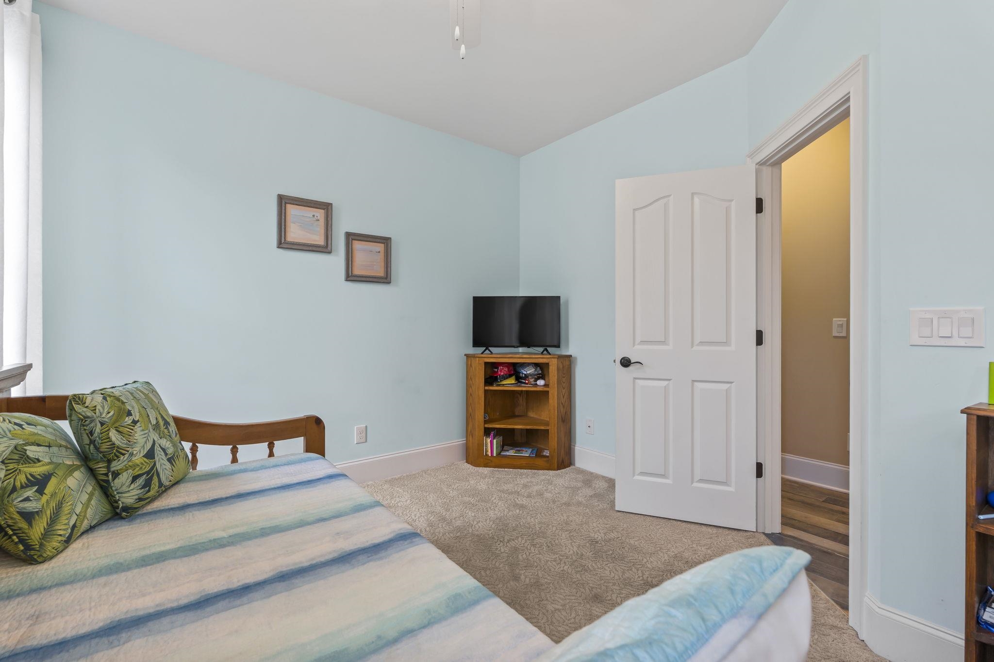 1703 East Island Dr.