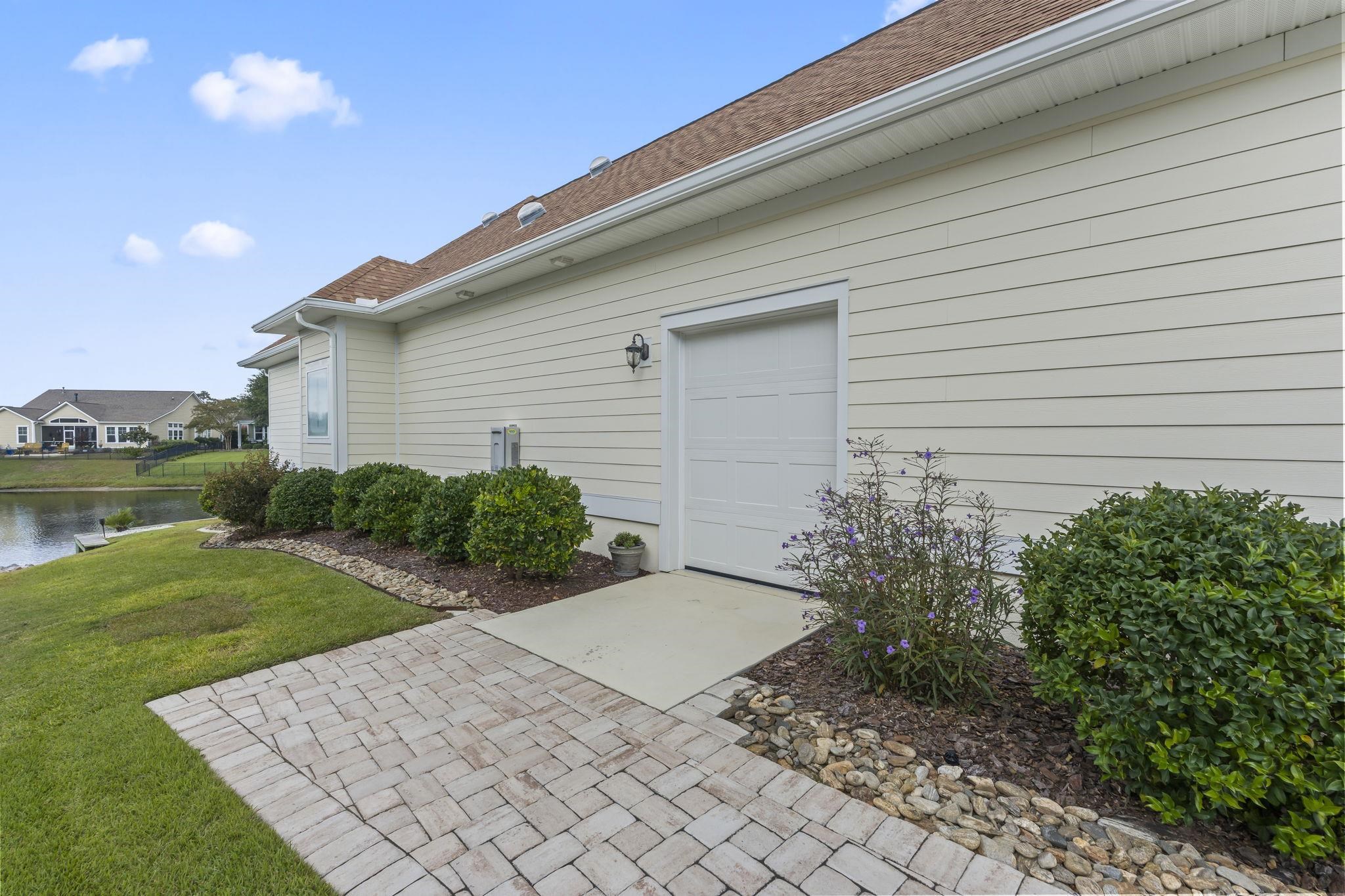 1703 East Island Dr.