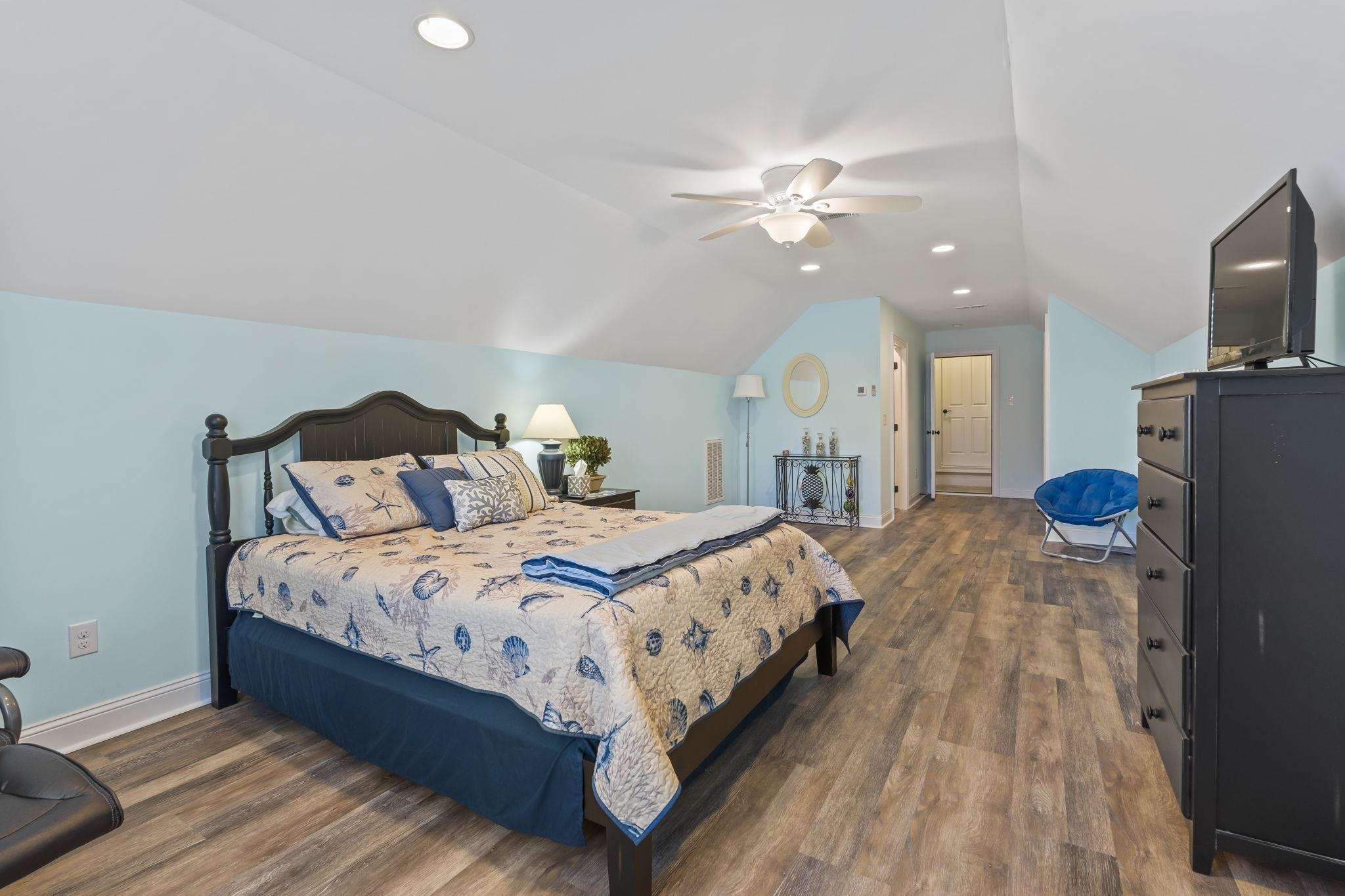 1703 East Island Dr.