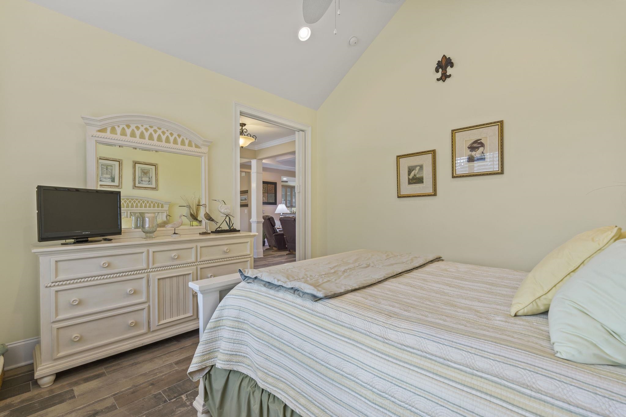 1703 East Island Dr.