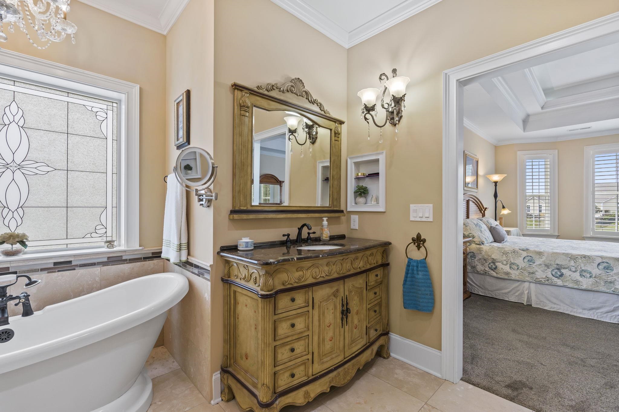 1703 East Island Dr.
