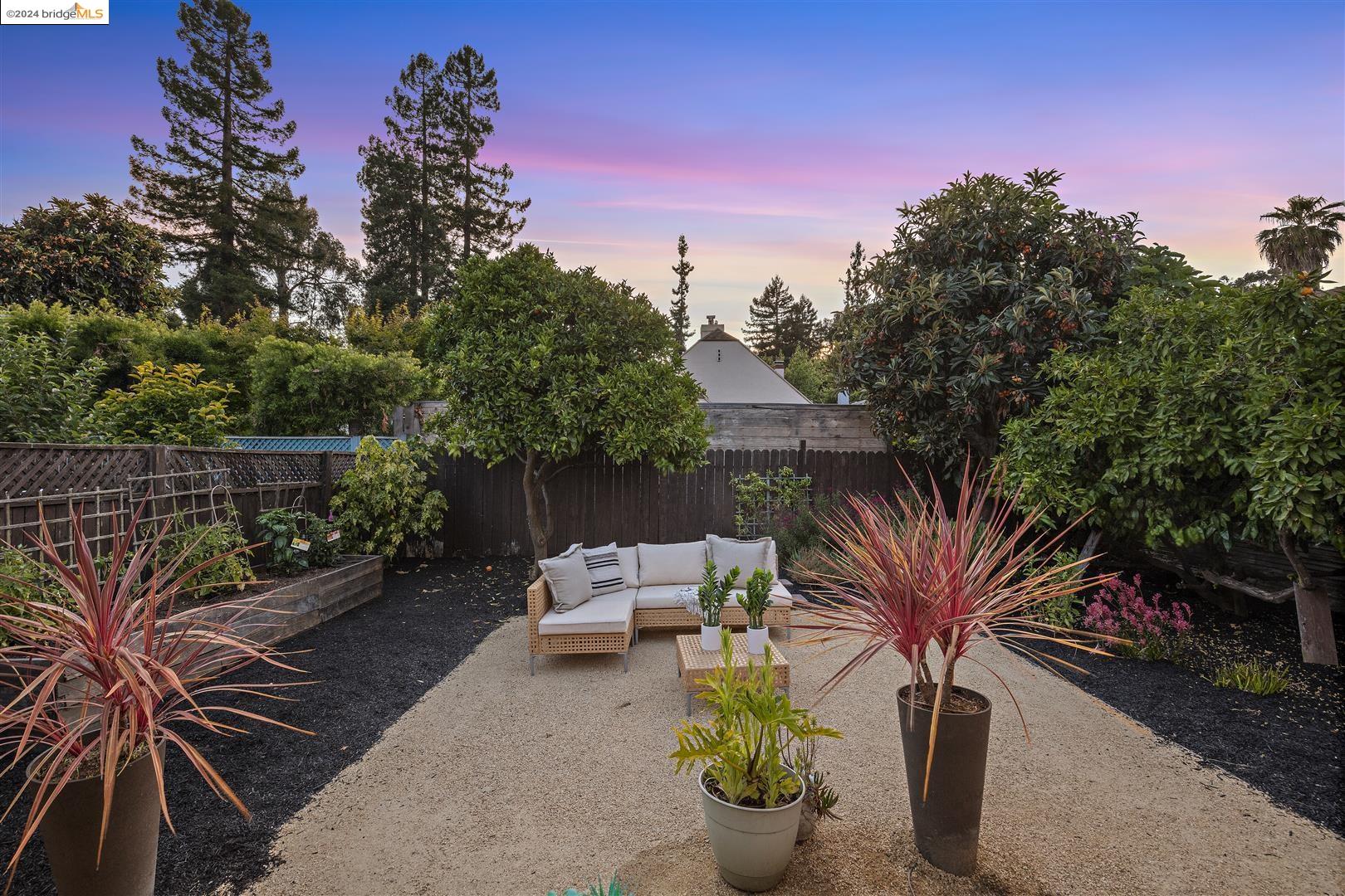 2787 Fruitvale Ave