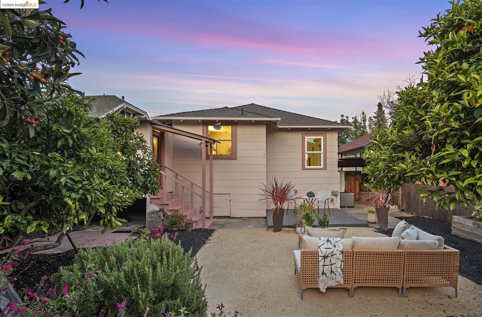 2787 Fruitvale Ave