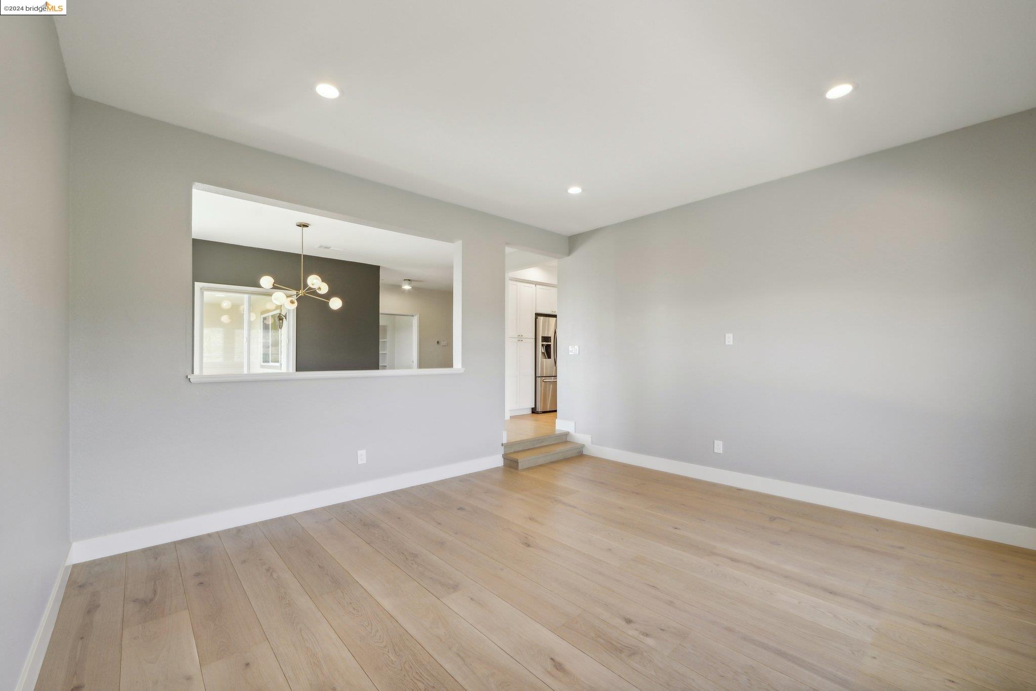 5028 Crystal Ridge Ct
