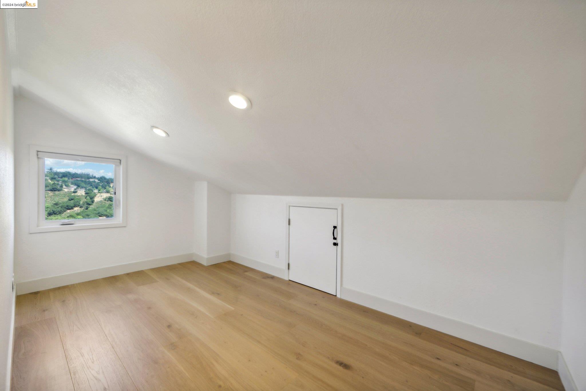 5028 Crystal Ridge Ct