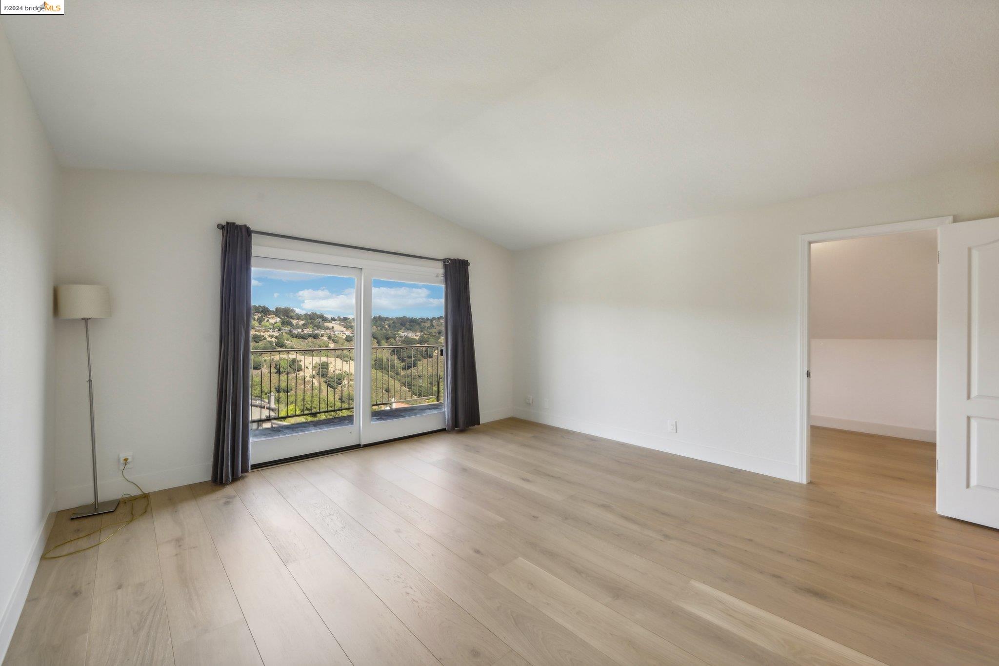 5028 Crystal Ridge Ct