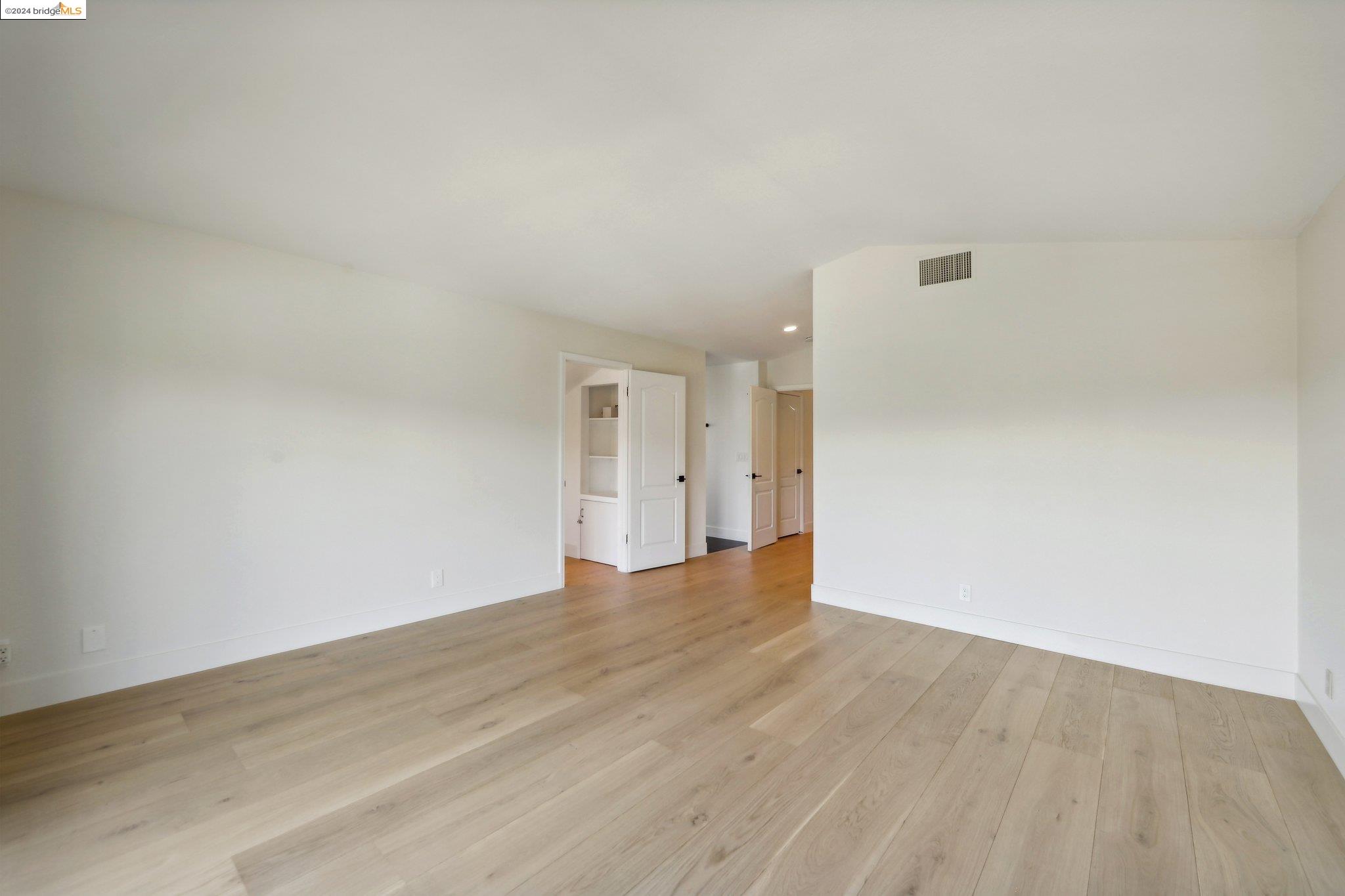 5028 Crystal Ridge Ct