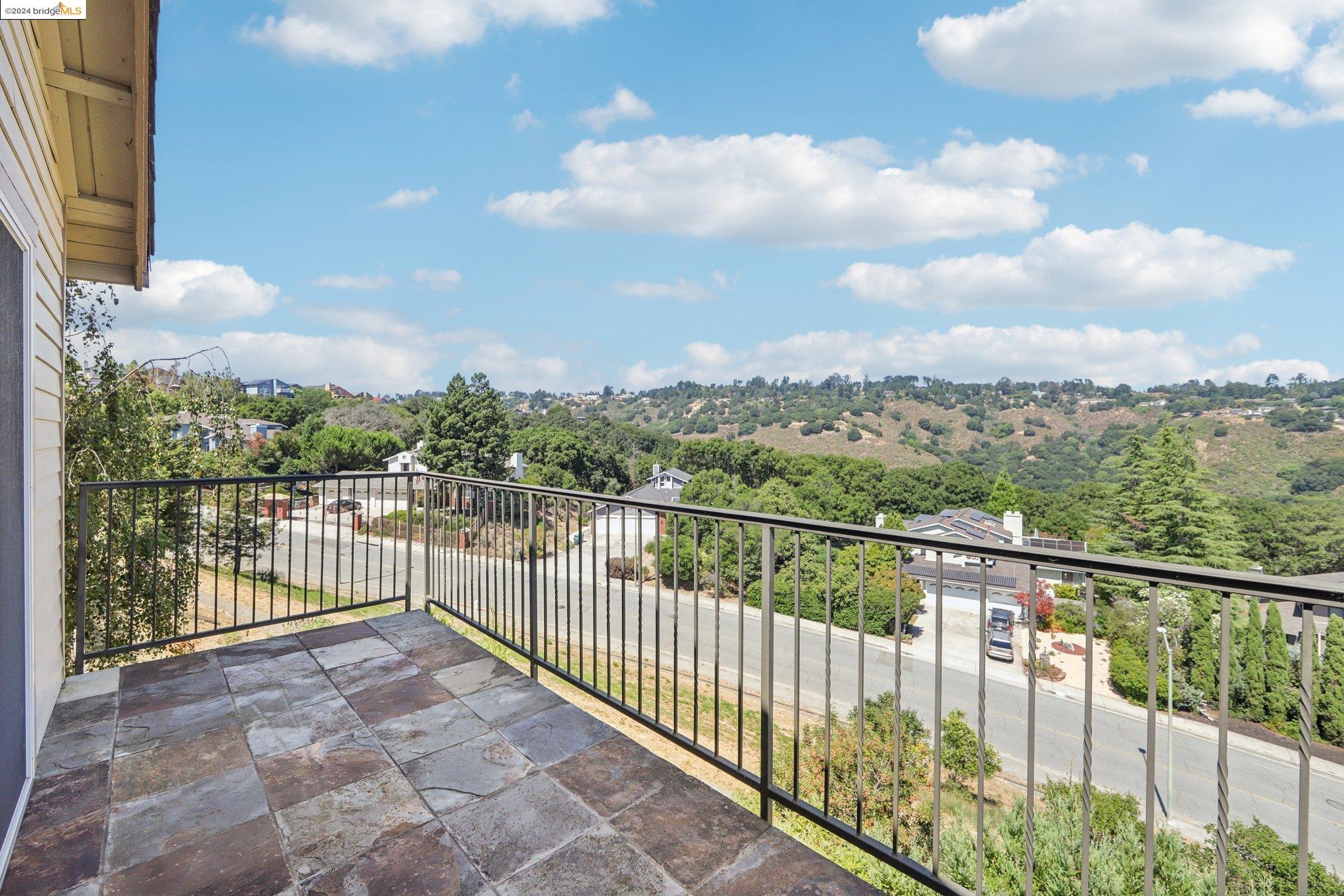 5028 Crystal Ridge Ct