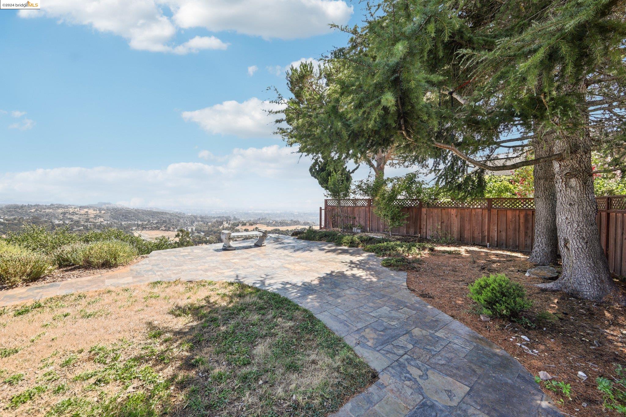 5028 Crystal Ridge Ct