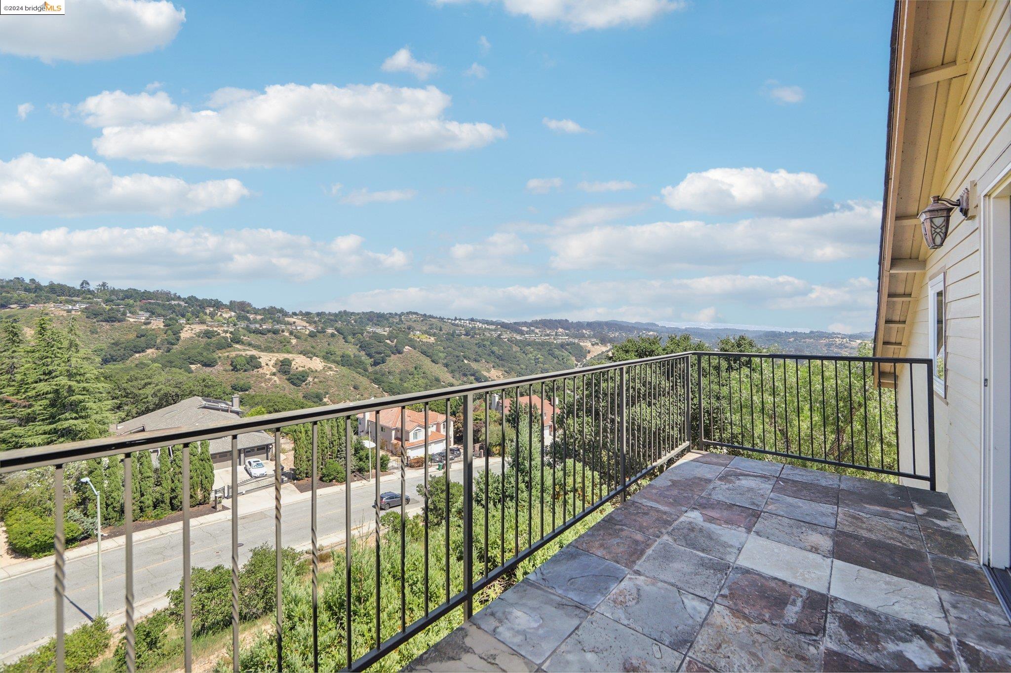 5028 Crystal Ridge Ct
