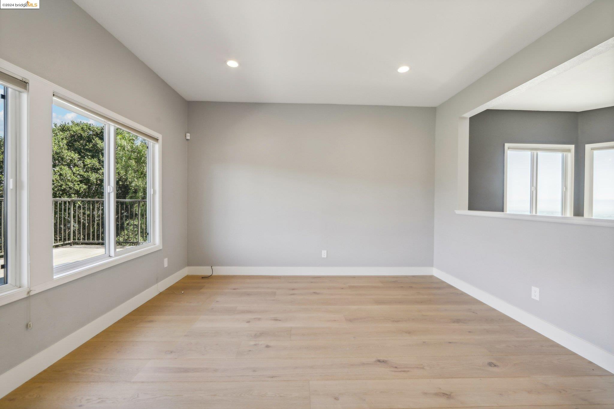 5028 Crystal Ridge Ct