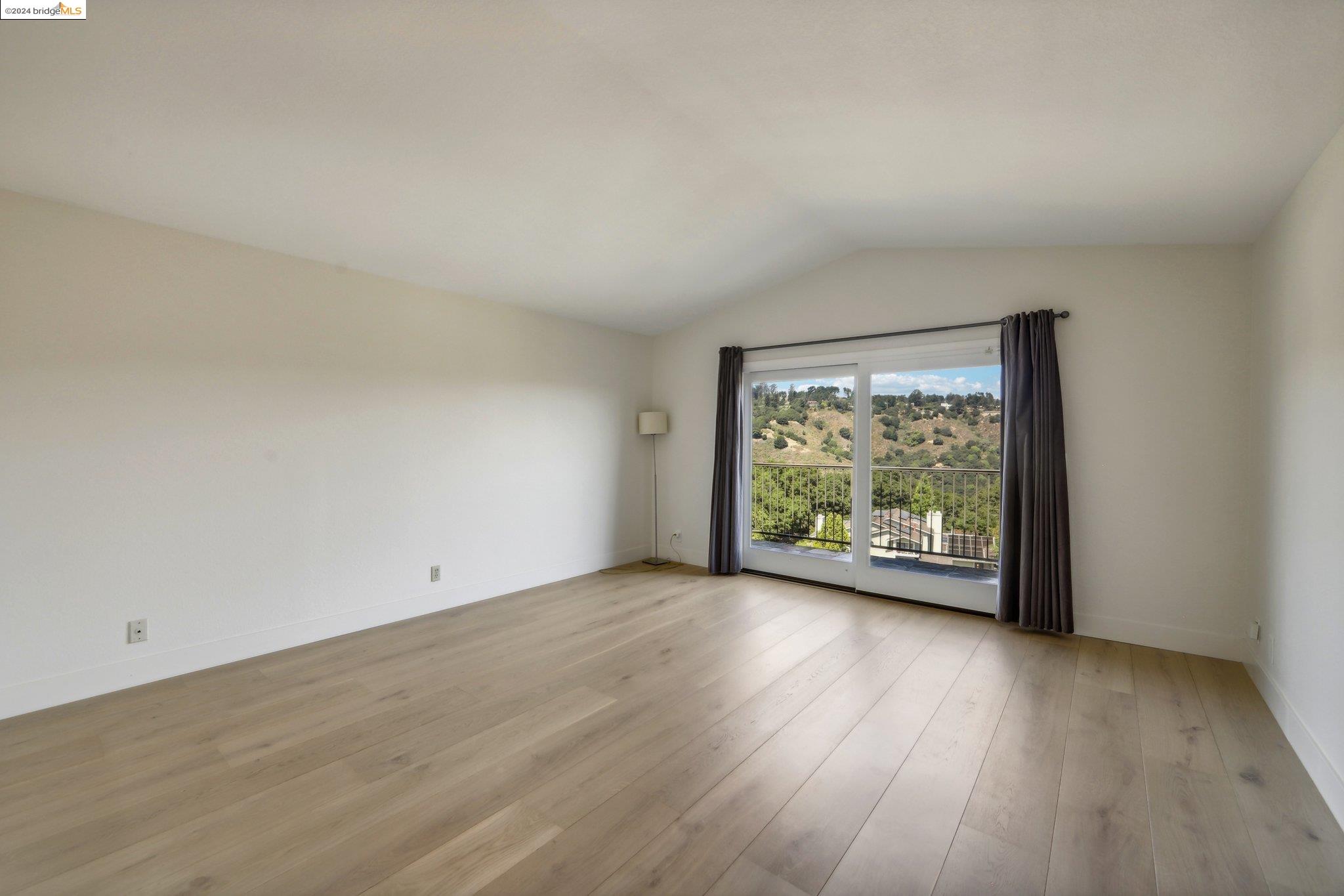 5028 Crystal Ridge Ct