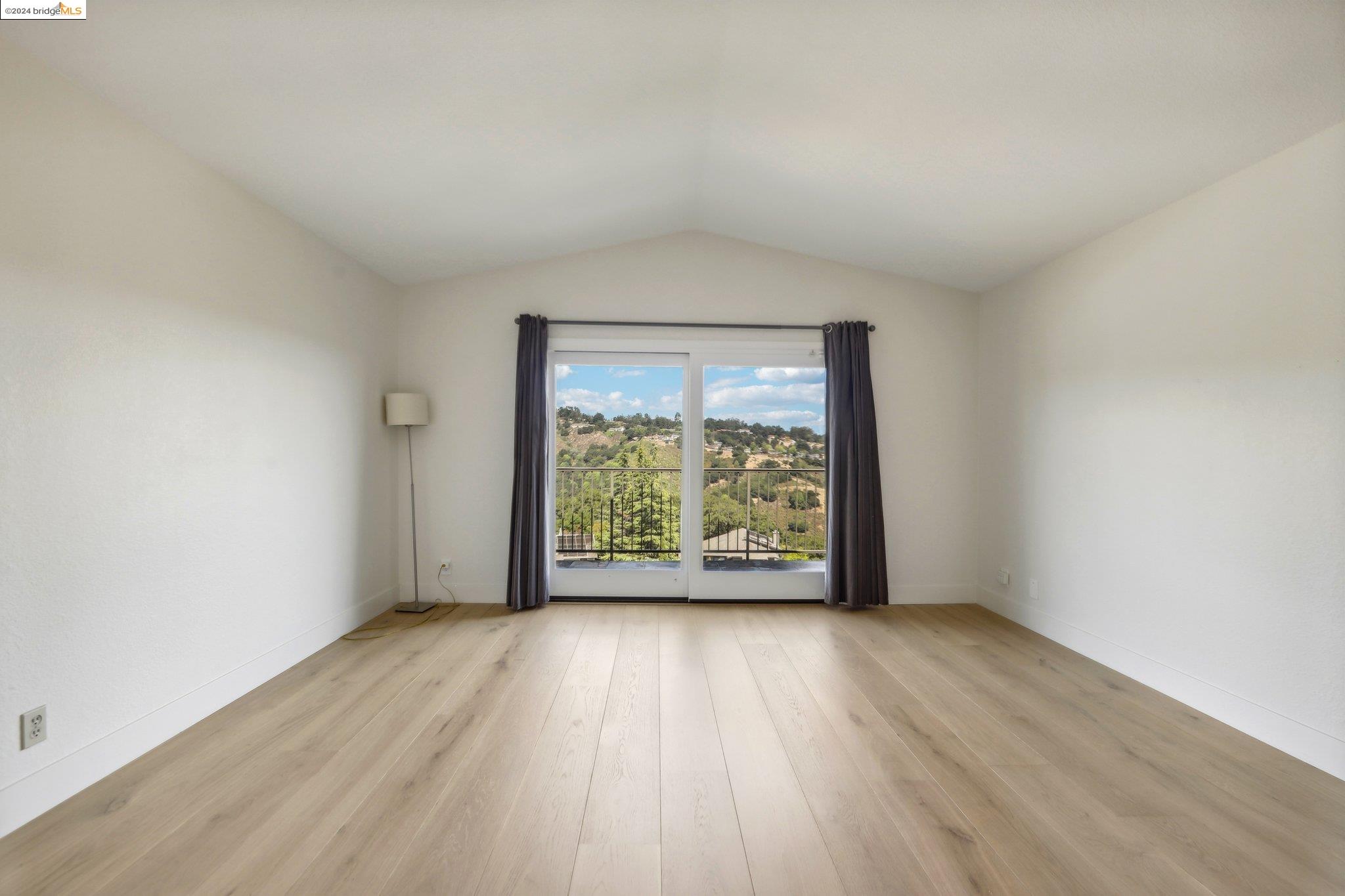 5028 Crystal Ridge Ct