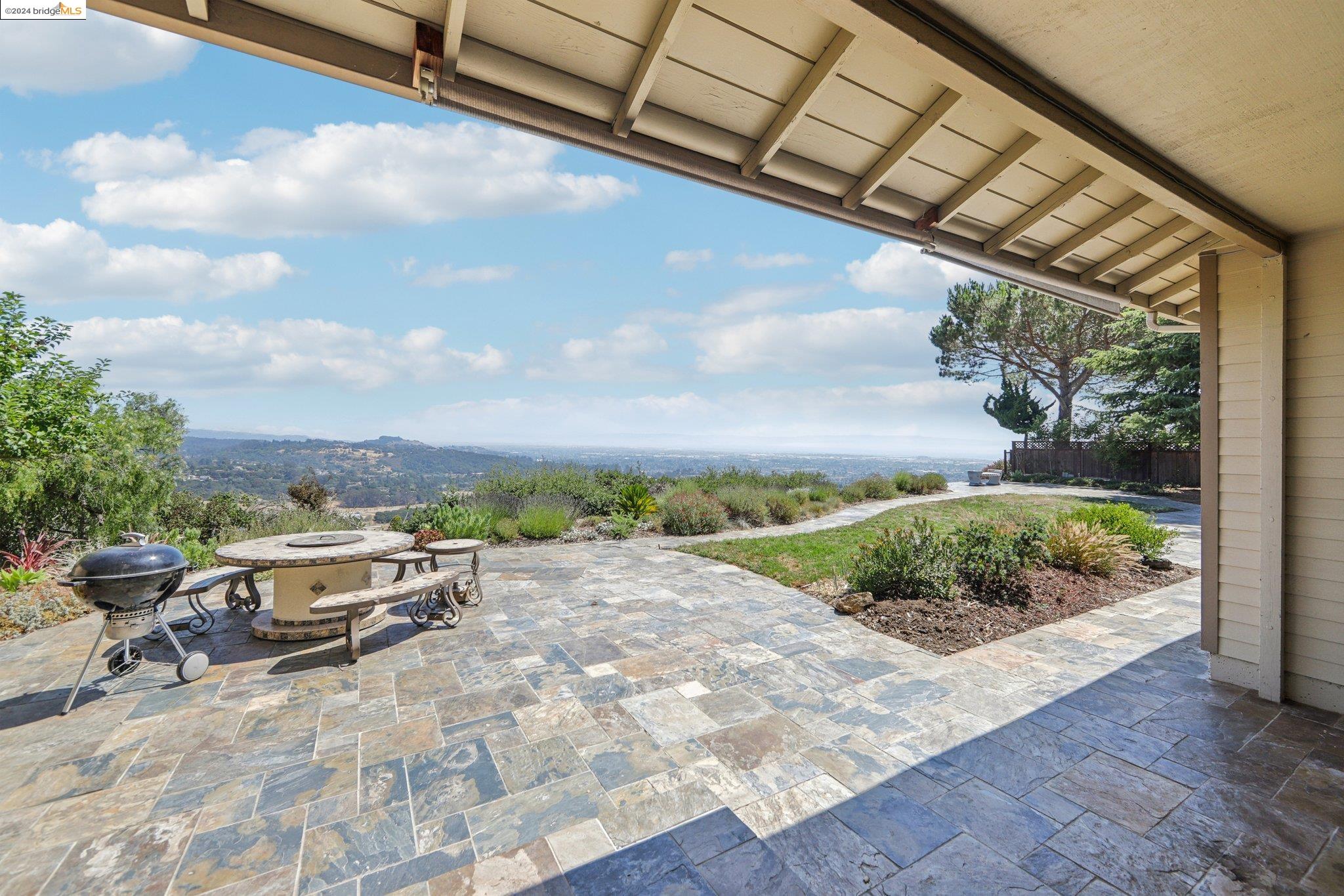 5028 Crystal Ridge Ct