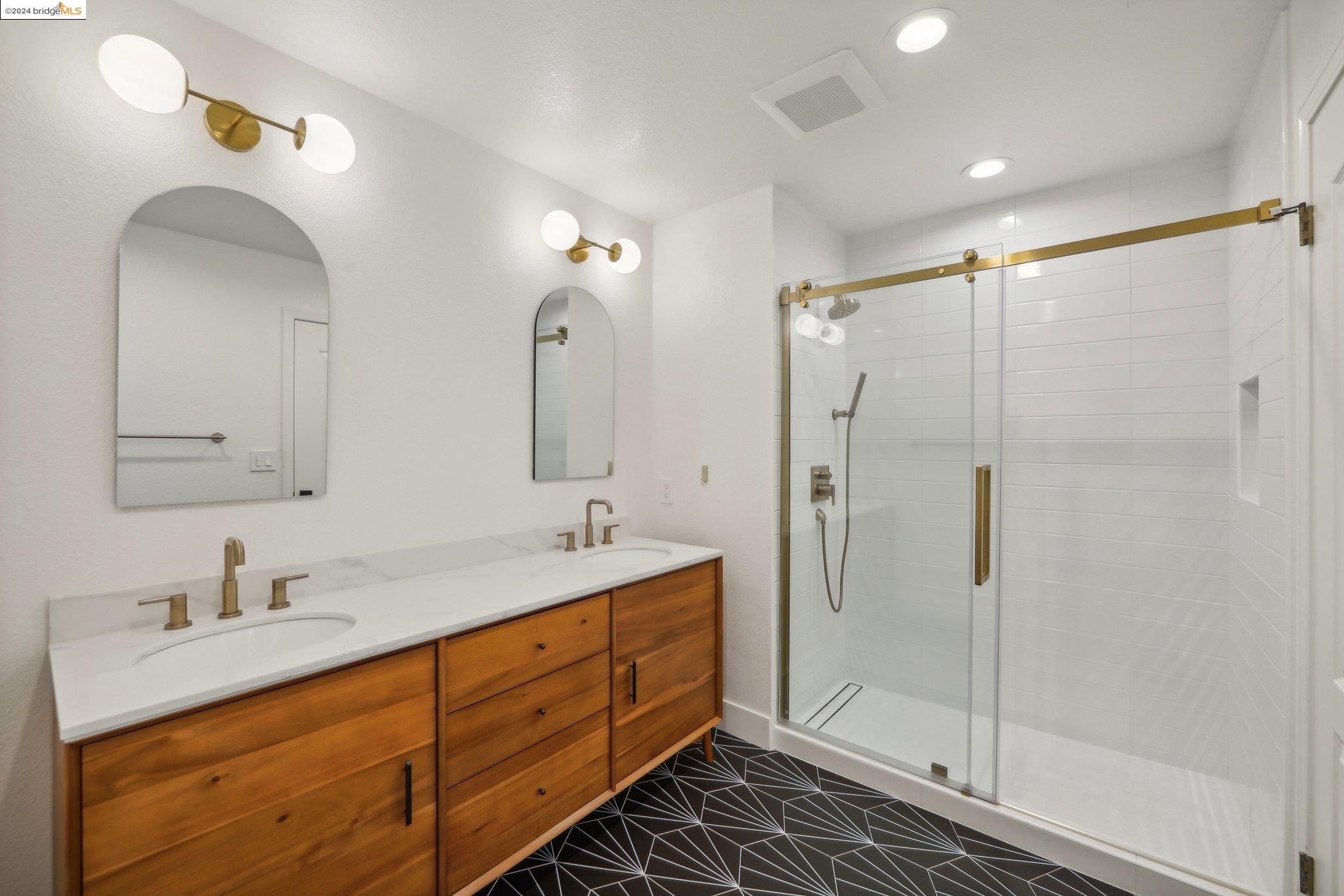 5028 Crystal Ridge Ct