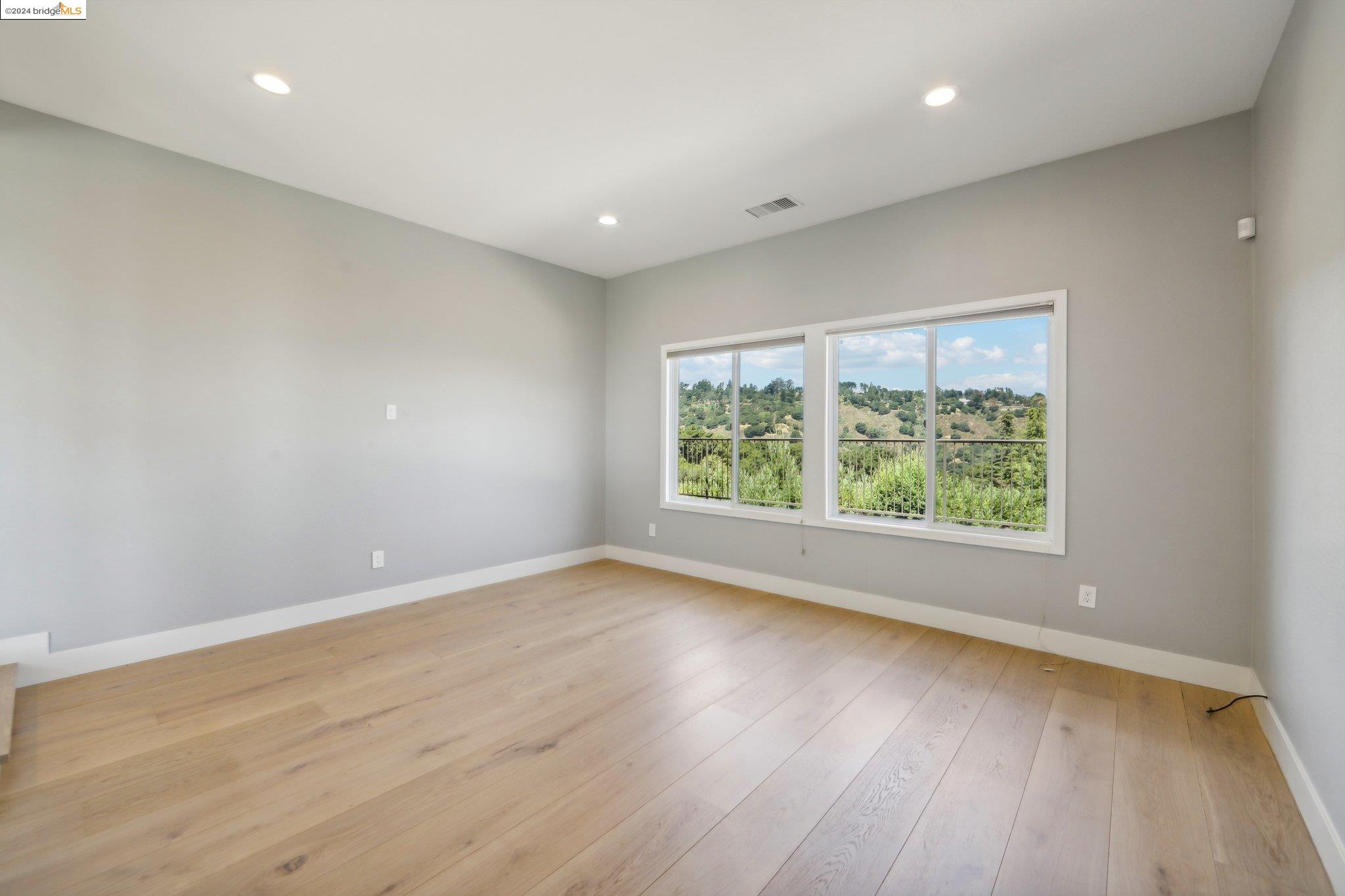 5028 Crystal Ridge Ct