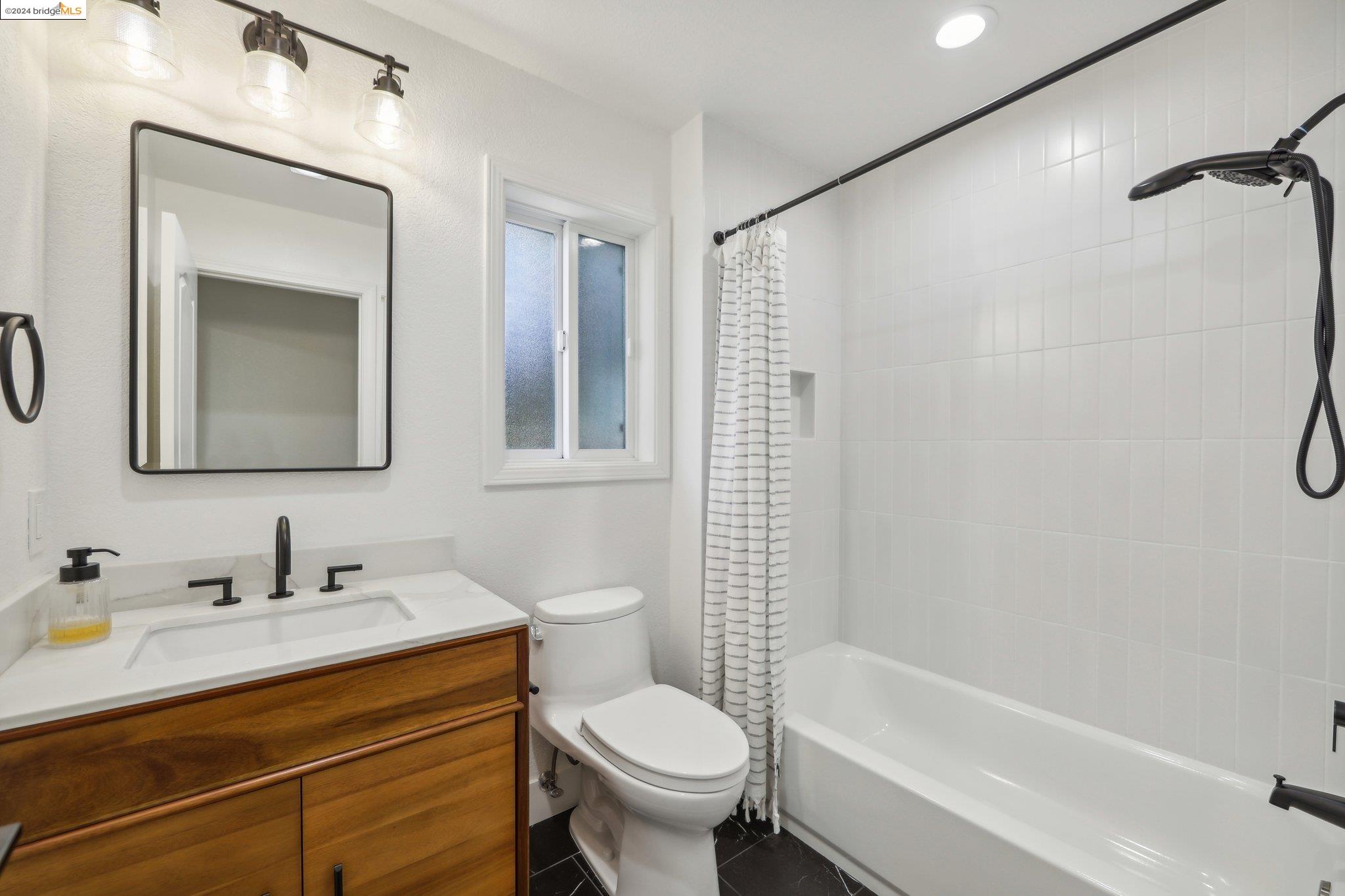 5028 Crystal Ridge Ct